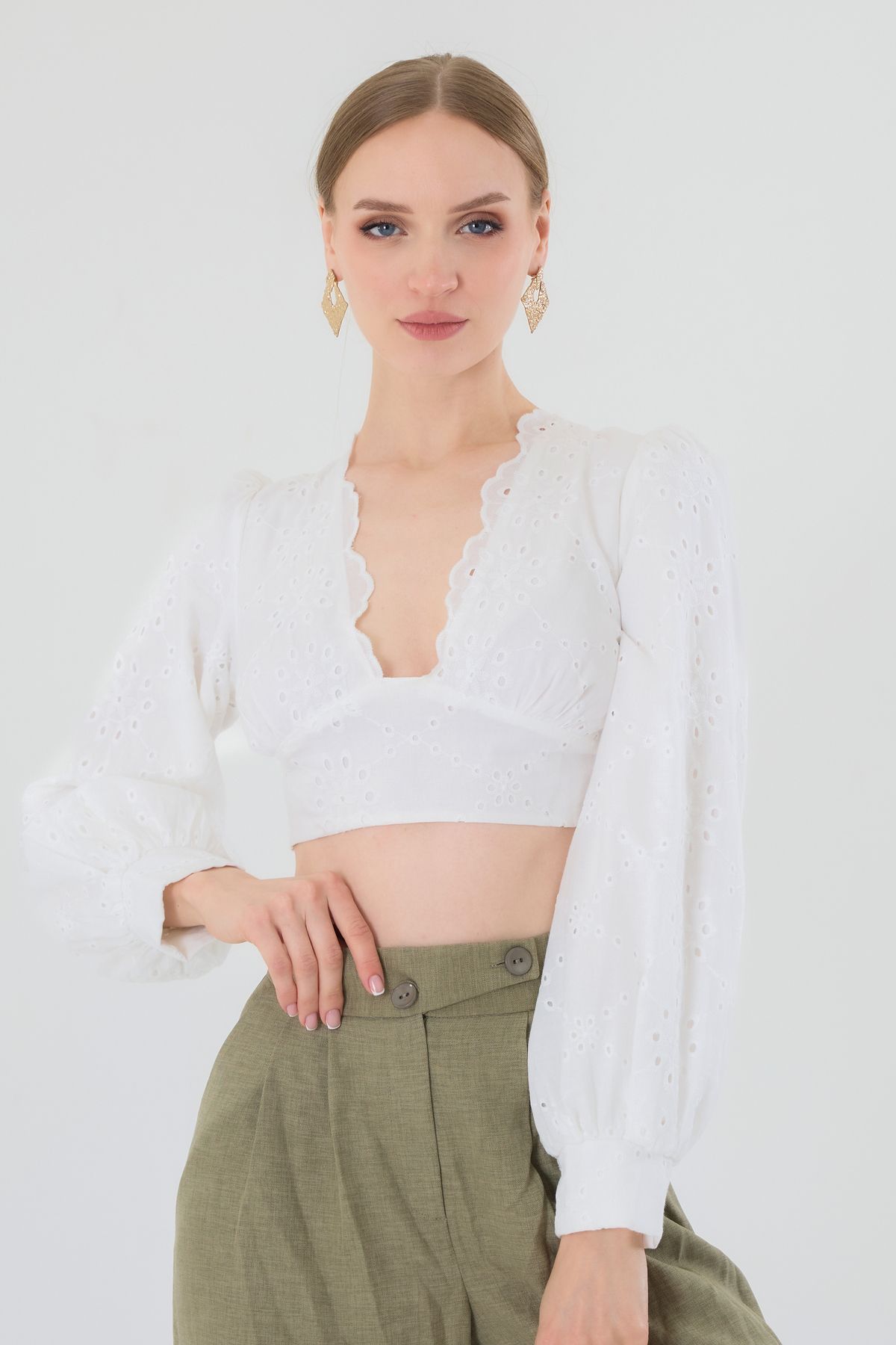 MODA Uzun Kollu V Yaka Beyaz Crop Bluz