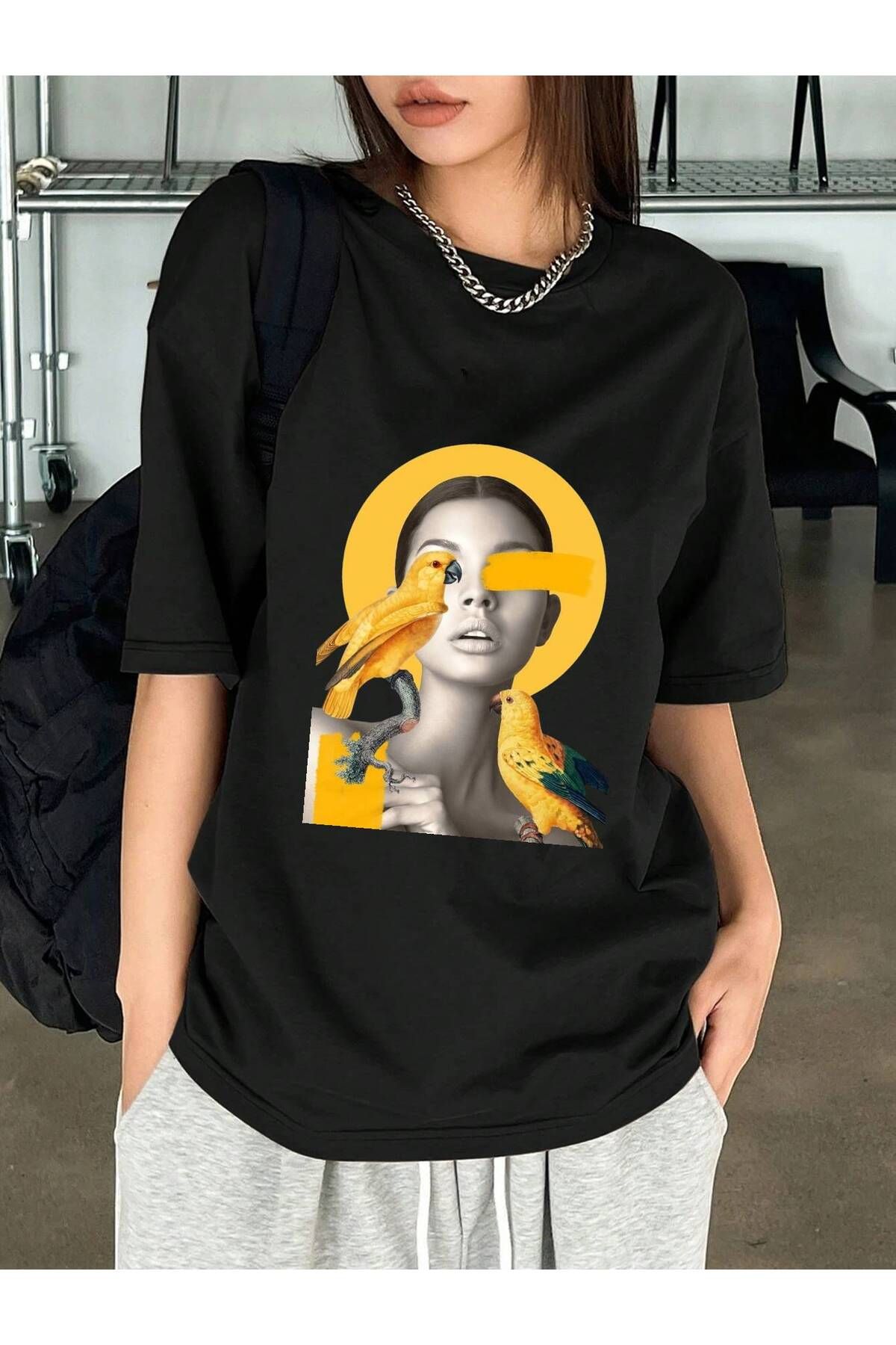 ELNOYA Unisex Pamuklu Siyah Oversize "Papağan" Baskılı Bisiklet Yaka Rahat T-shirt