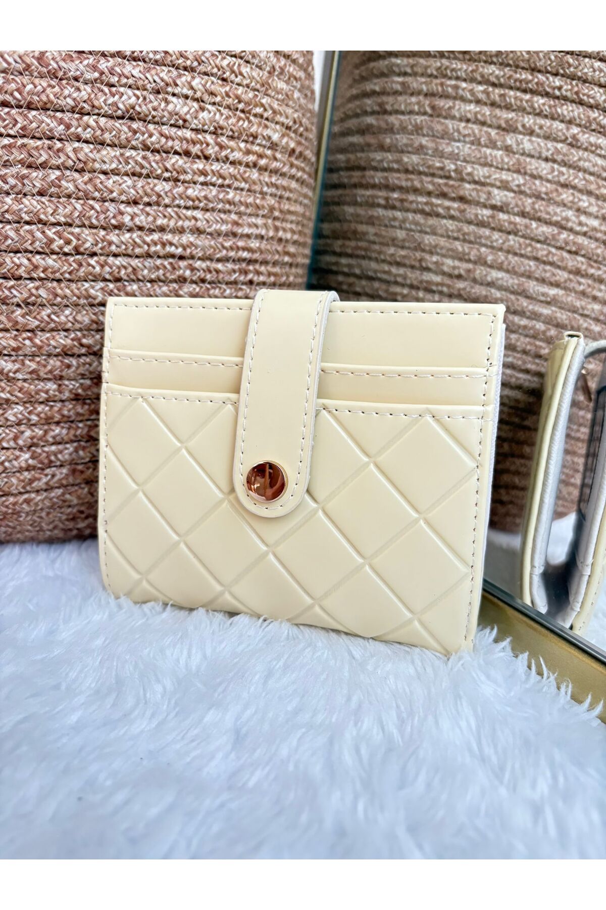 Z&M COLLECTION BAG SHOPPİNG Kapitone Detaylı Orta Boy Çıtçıt Kapamalı Fermuar(Bozuk Para) Bölmeli Cüzdan