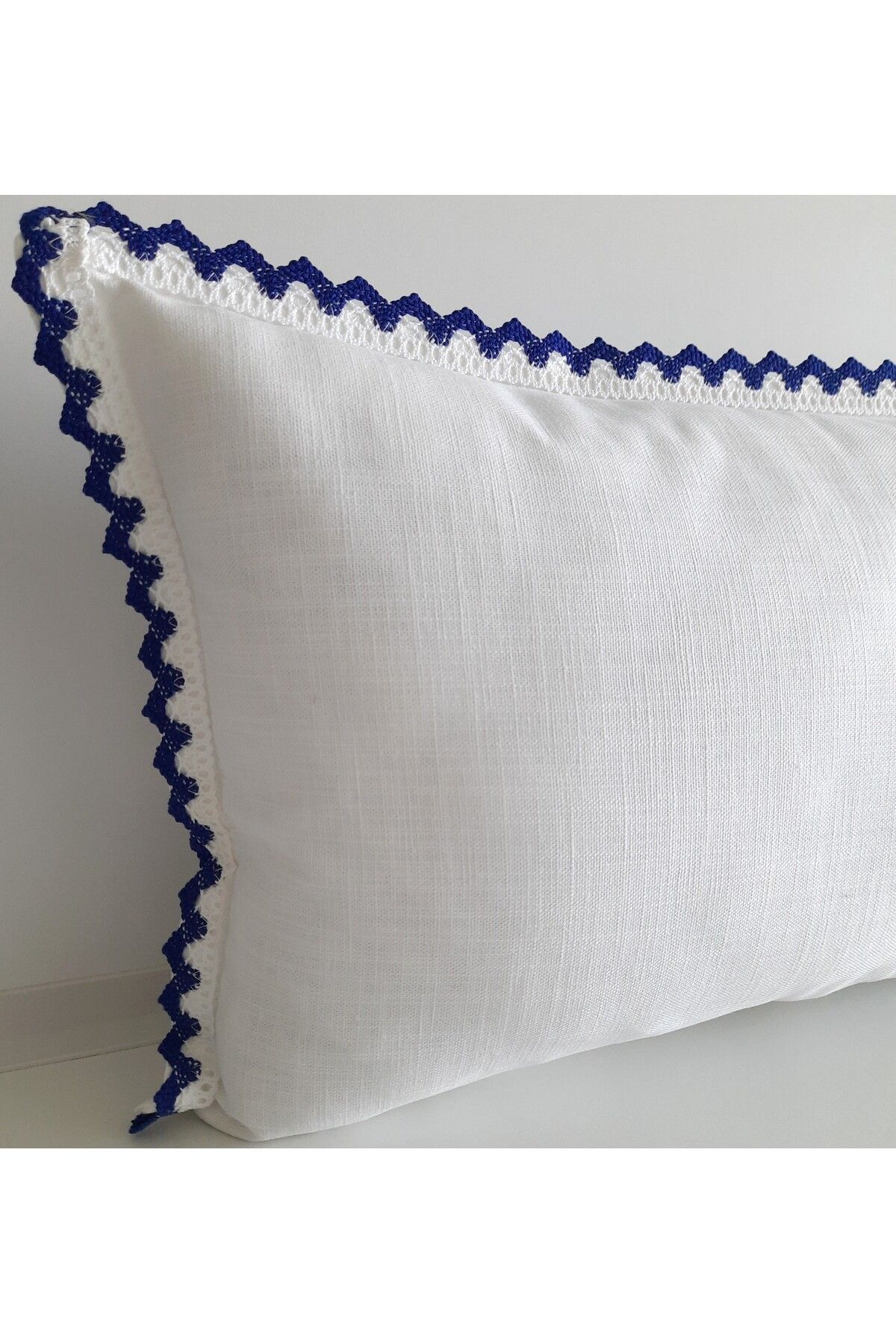 Fabric by Gülçin Keten Pamuklu Beyaz Kumaş Marin Tema Deniz Mavi Beyaz Dantel Biyeli Kırlent Kılıfı