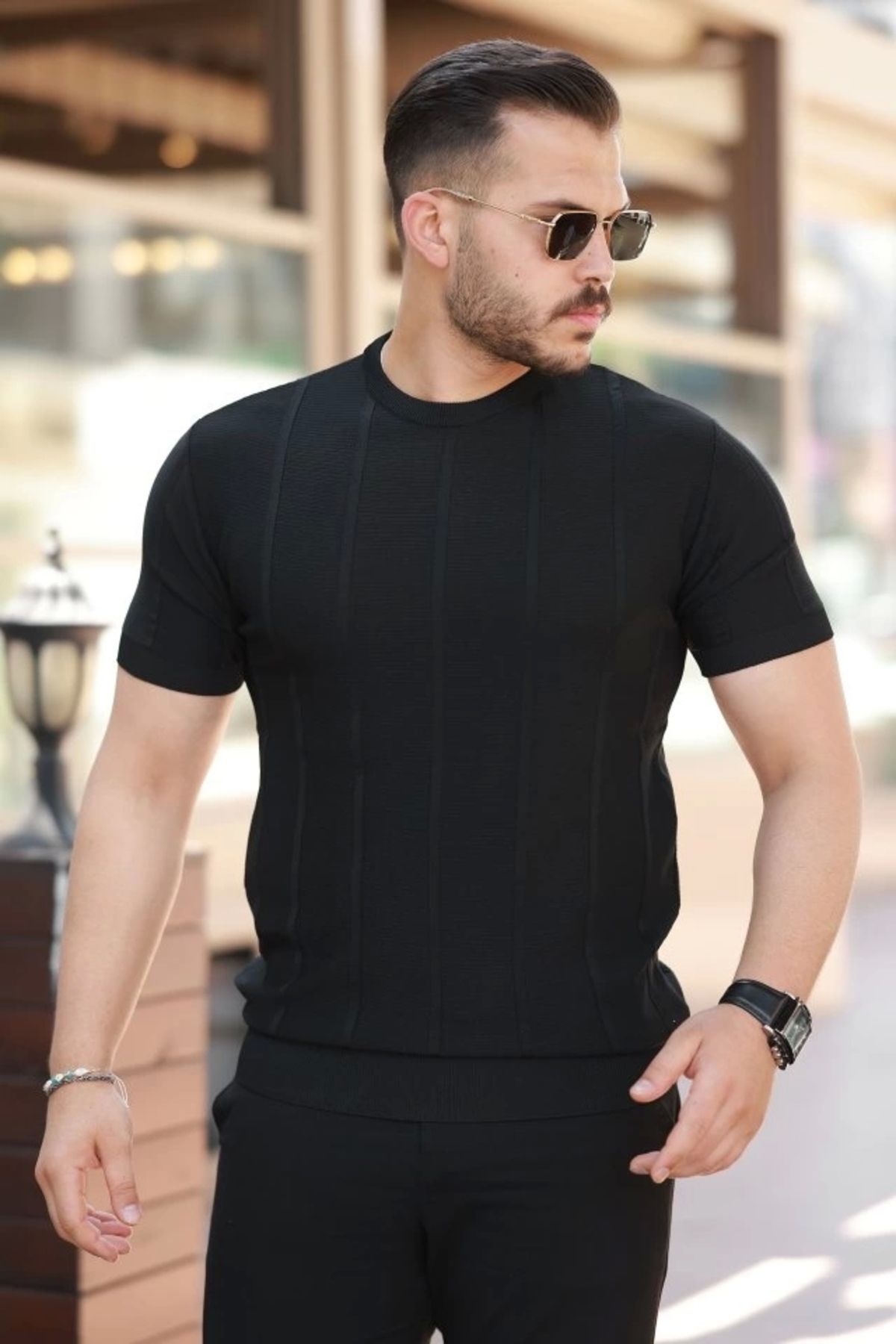 Butik Erkek Desenli çizgi Kabartmalı Kısa Kollu Tişört
