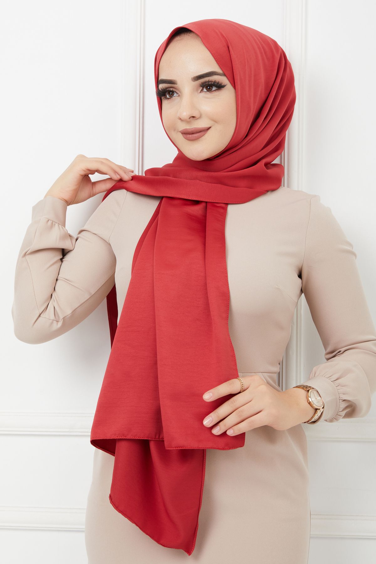Butik ”%100 İpek Zarafeti | Lüks Dokunuşlu Şal Modeli.