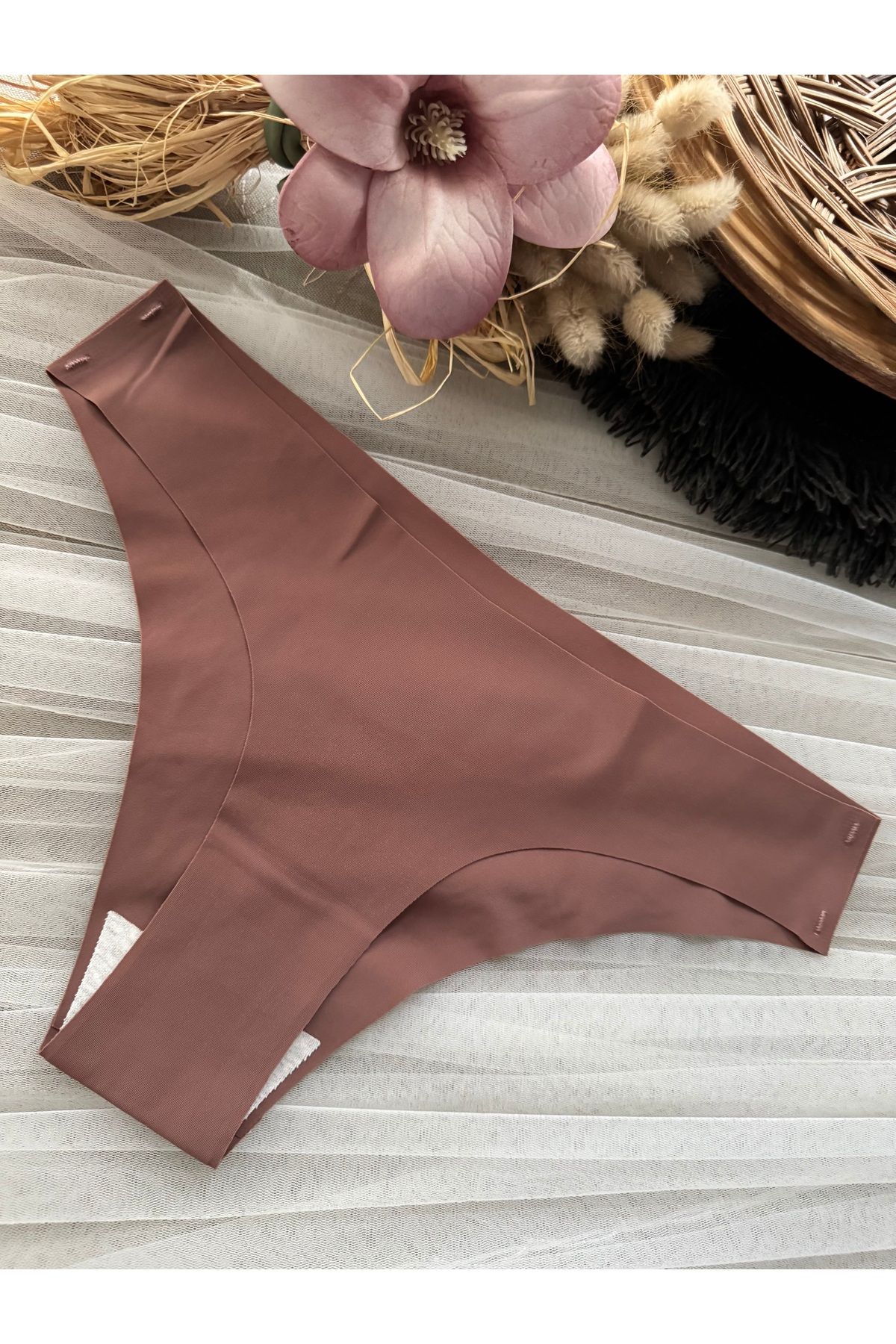 MODA DESENLİ LAZER KESİM İÇ ÇAMAŞİR