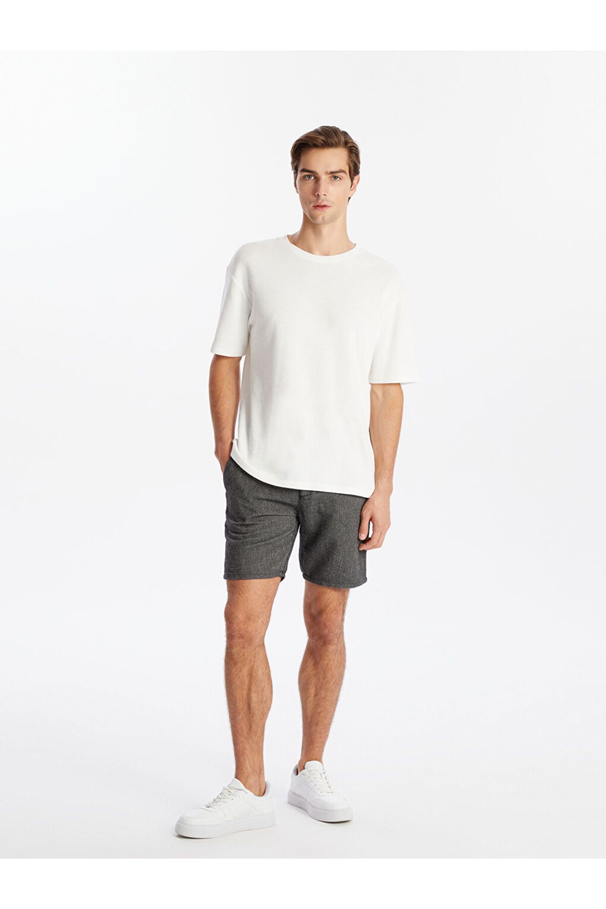 LC Waikiki Slim Fit Erkek Şort