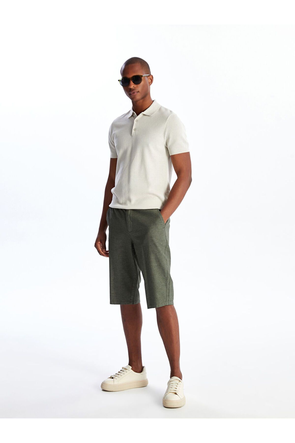 LC Waikiki Standart Kalıp Gabardin Erkek Bermuda Şort