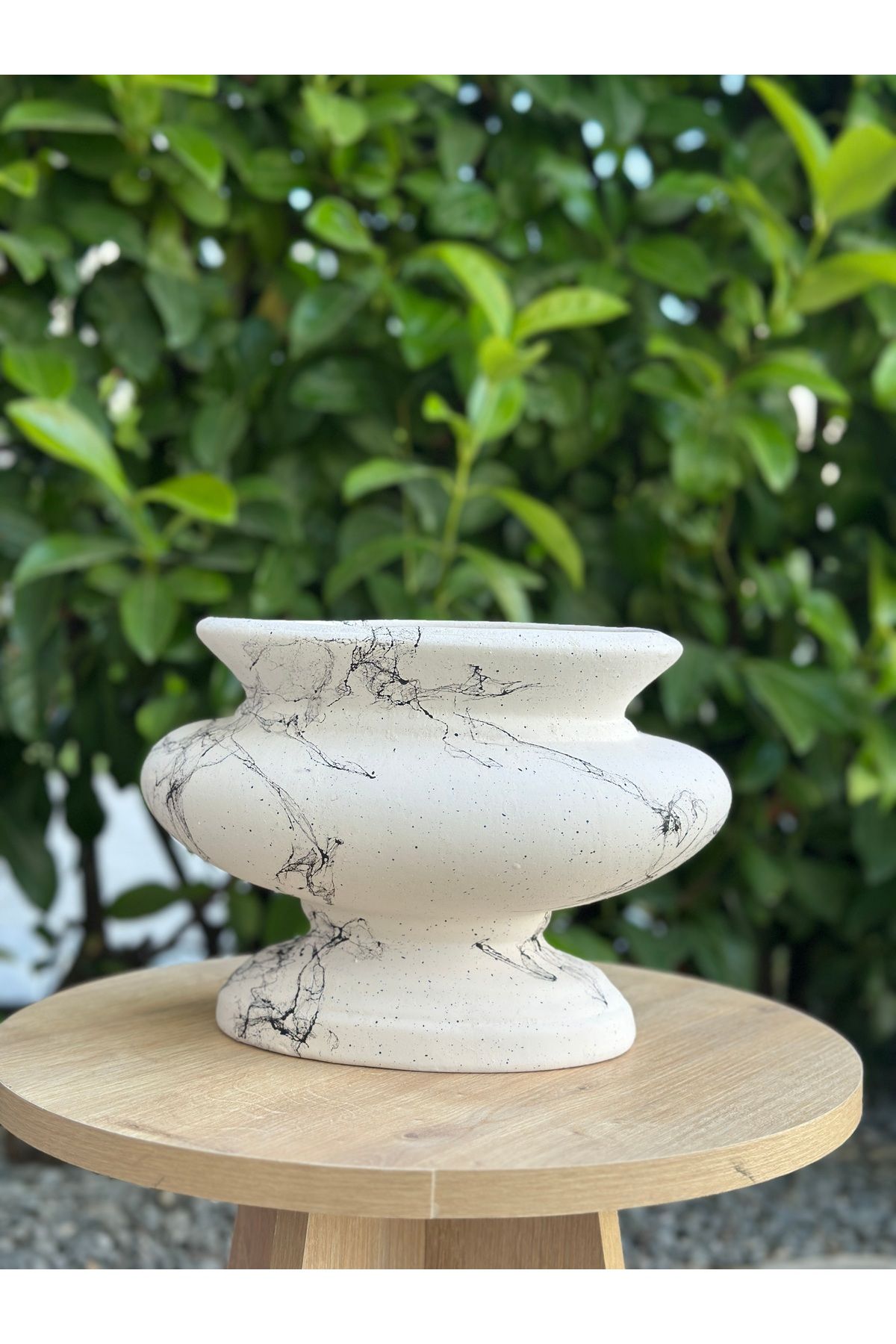LAVİTTA Seramik Saksı –Dış Mekan & İç Mekan Bitki Kabı, Dokulu Beyaz Çiçeklik (29 cm yükseklik )