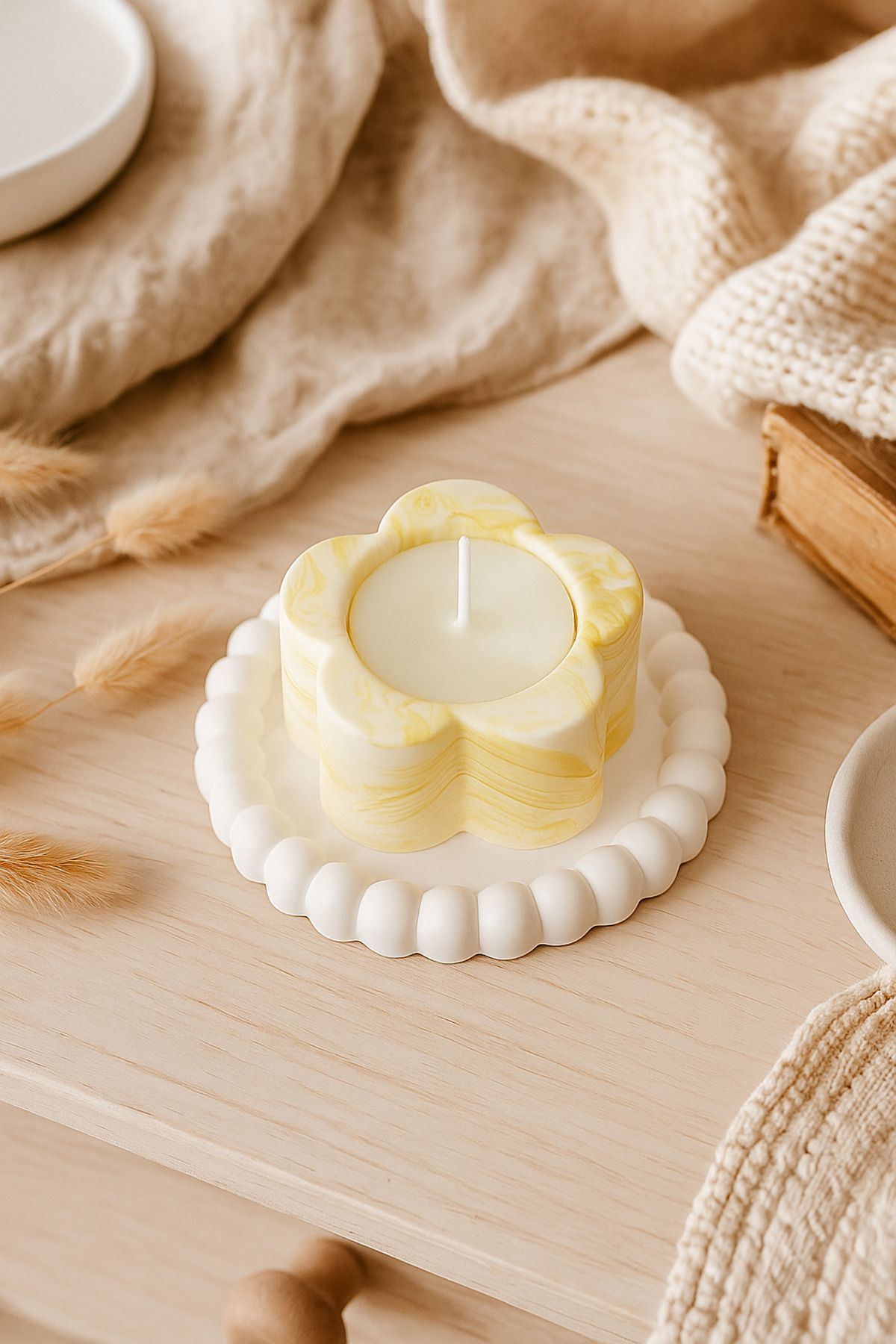 KASHERA Çiçek Şekilli Sarı Mermer Mum 2'li Set – Taş Bubble Tabanlı Dekoratif & El Yapımı