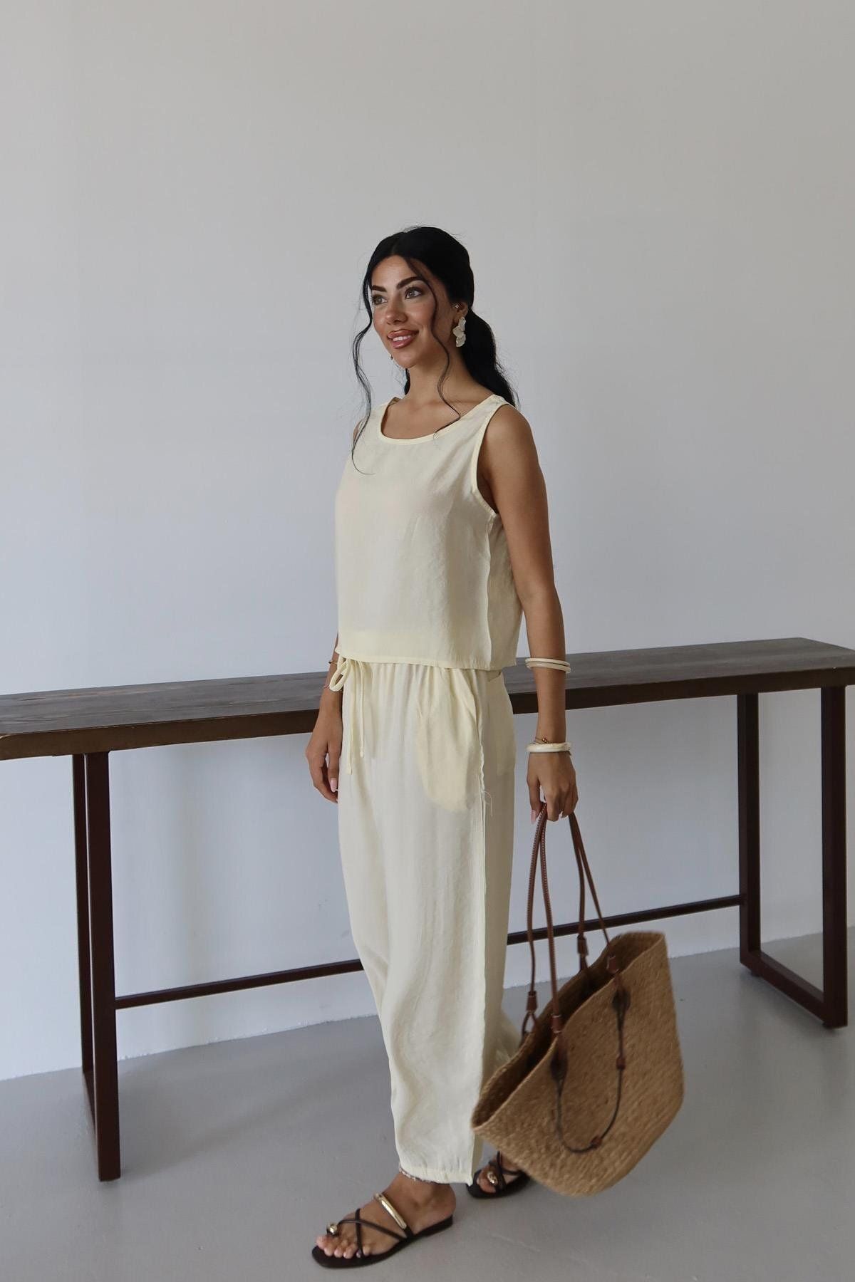 İstangül Butik Minimal Ease Kolsuz Yazlık Takım