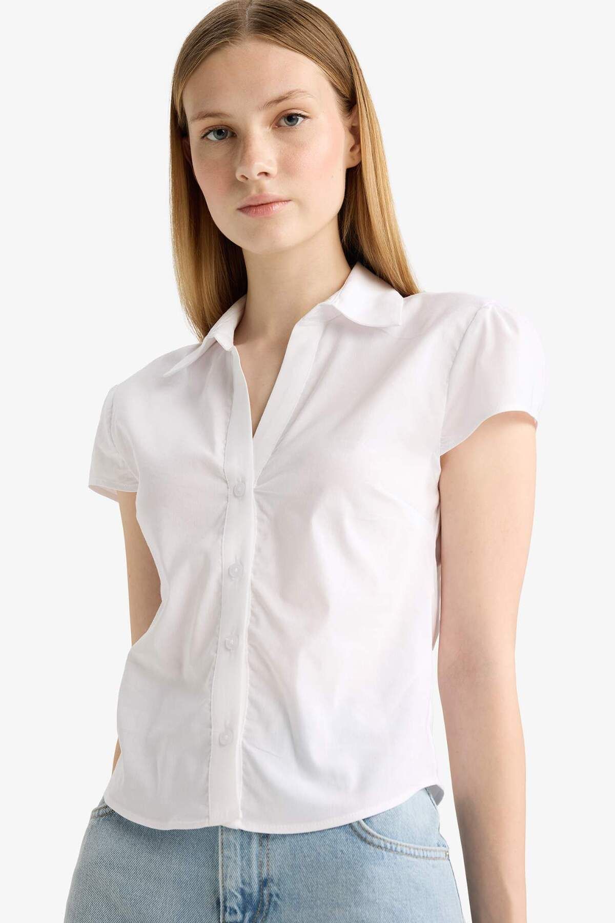 DeFacto Coool Fitted Poplin Kısa Kollu Beyaz Gömlek F6354AX25HS