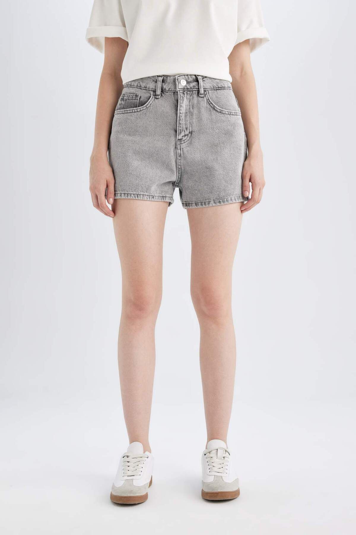 DeFacto Mom Fit Yüksek Bel Jean Şort C0689AX24HS