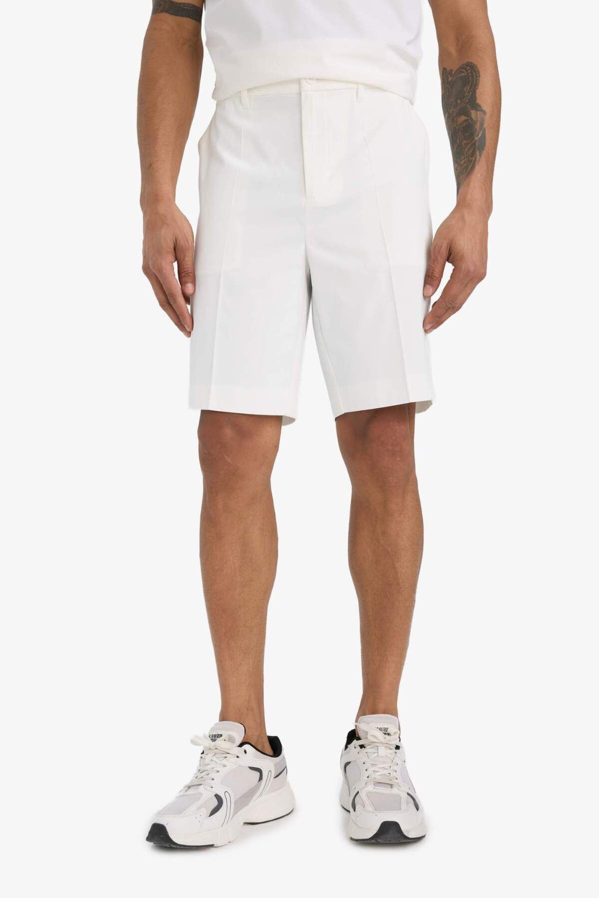 DeFacto DeFactoFit Standart Fit Sporcu Kısa Paça Dokuma Şort E4136AX25SM