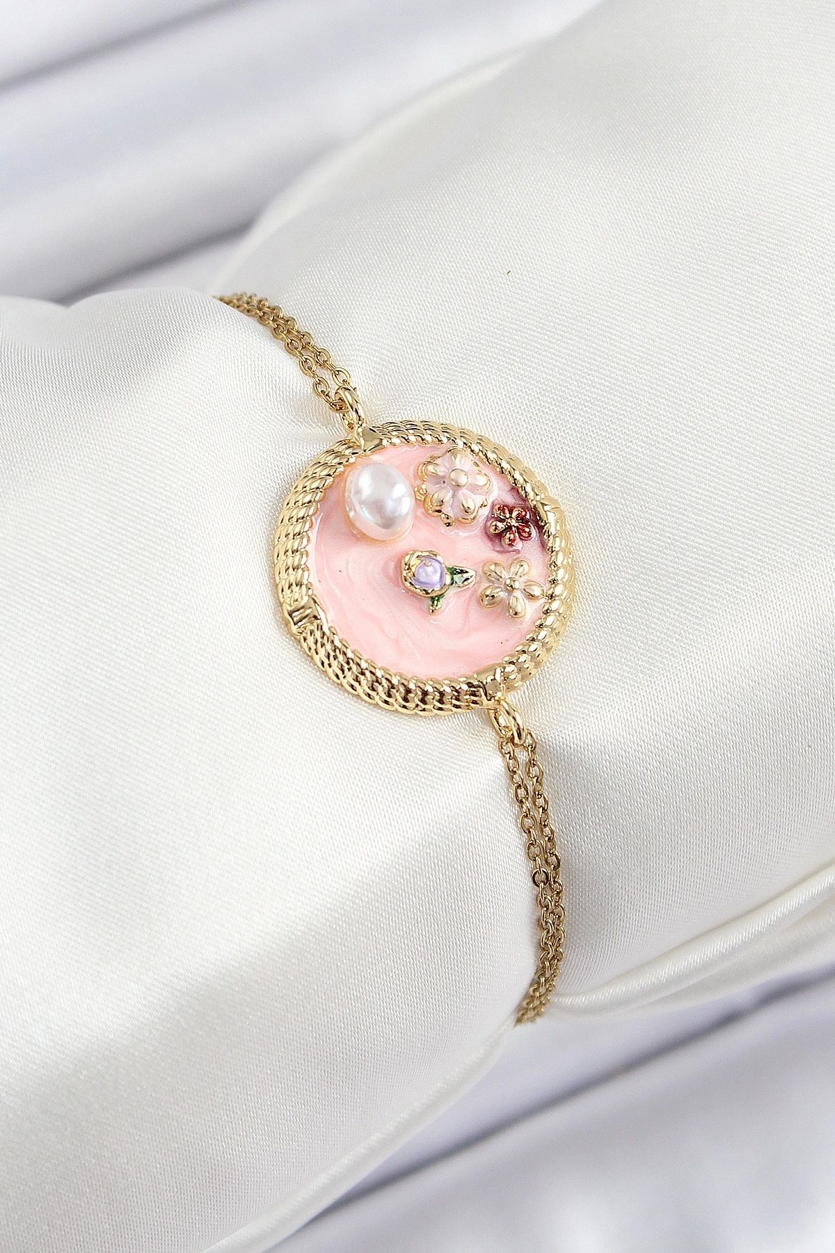 shopwave 316L Çelik Zincir Pembe Mineli Sanatsal Portre İnci Detaylı Çiçek Model Gold Renk Kadın Bileklik