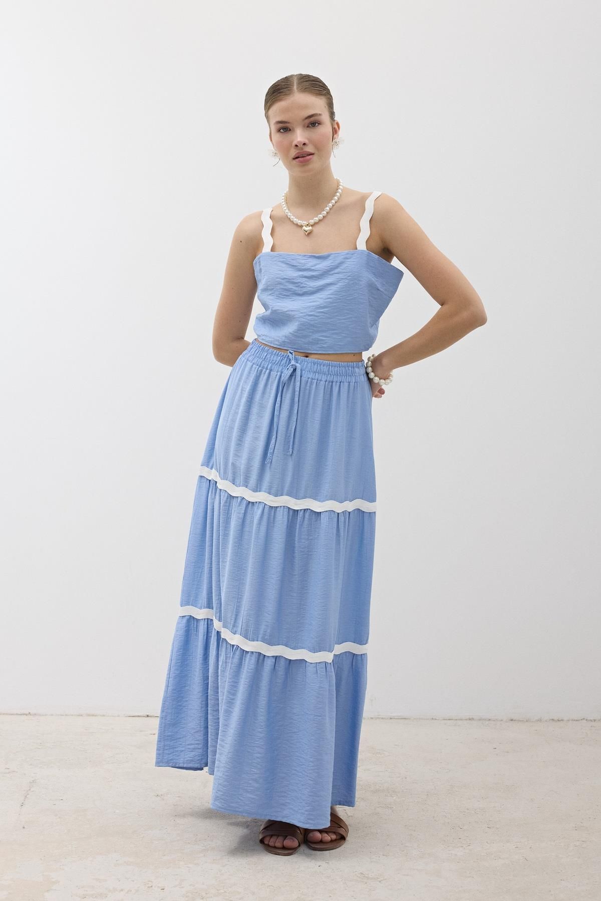 LEVURE Askılı Su Taşı Desenli Crop Bluz MAVİ