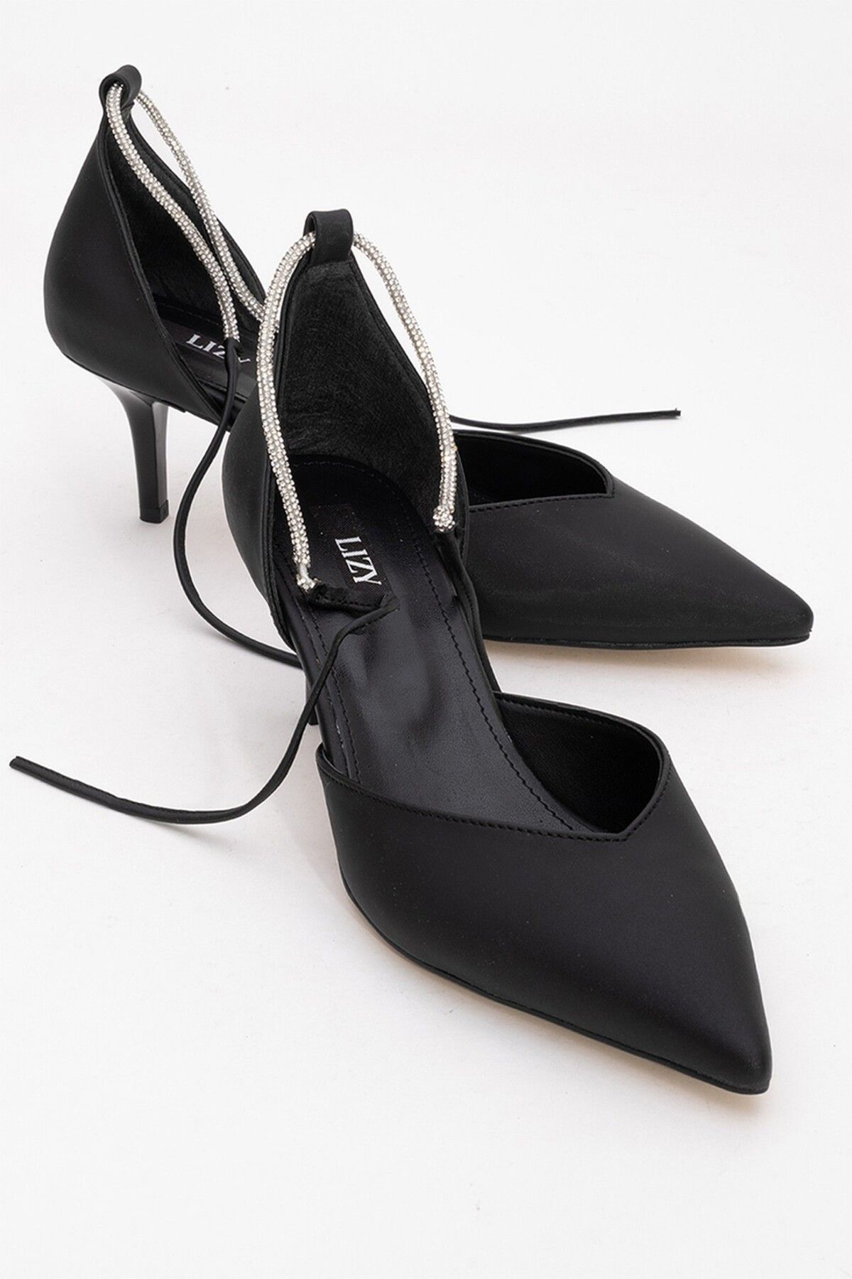 Lizy Shoes Saten Taş Detaylı Topuklu Ayakkabı