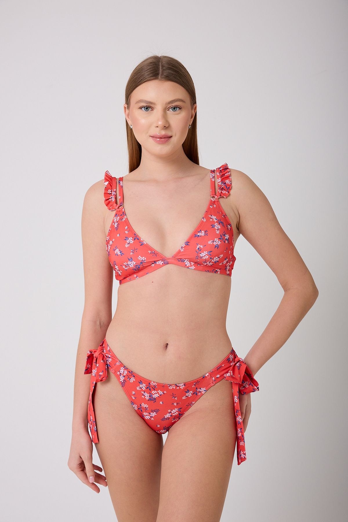 No Gossip Kadın Kırmızı Çiçek Desenli Fırfır Askılı Bağlamalı Bikini Takımı