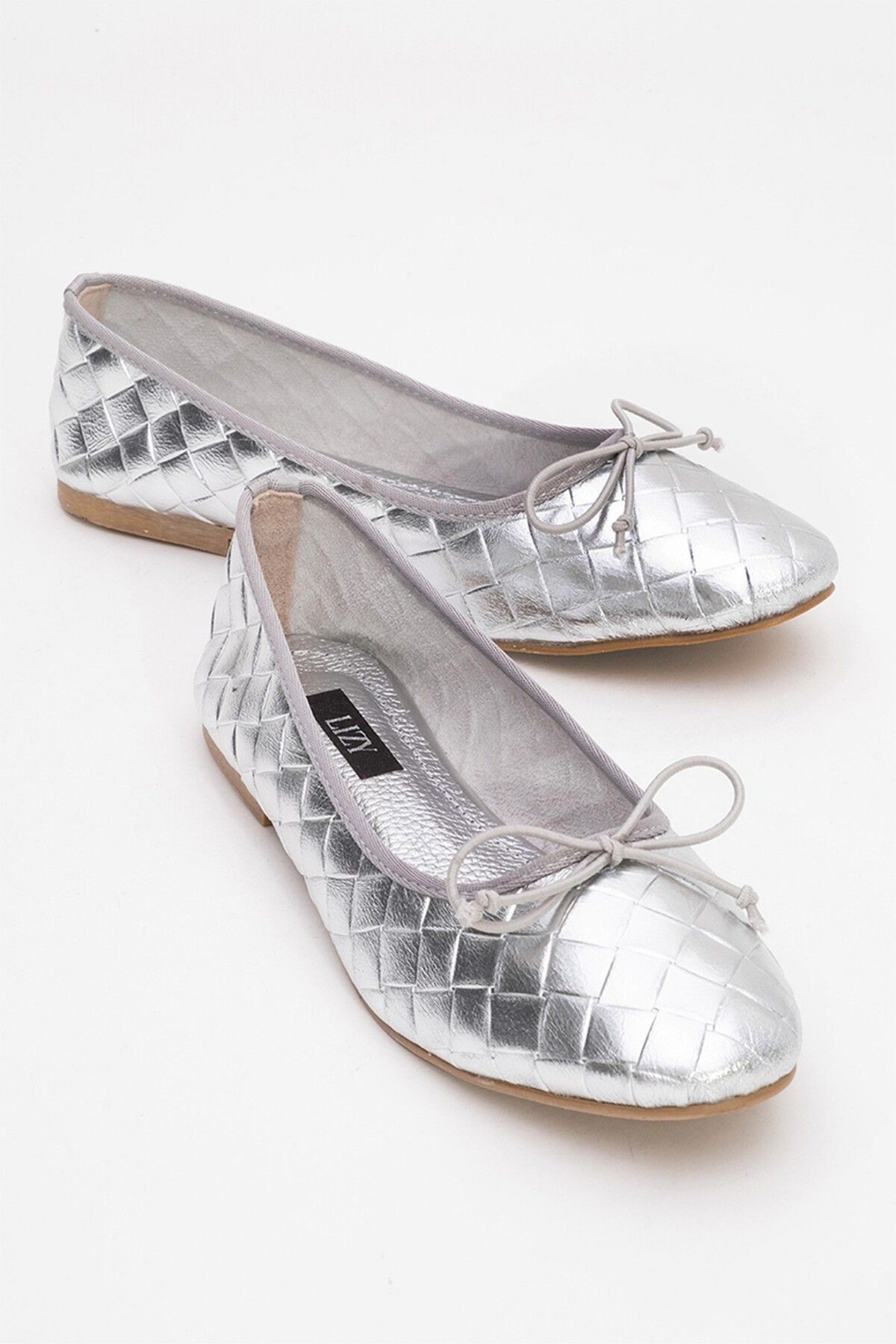 Lizy Shoes Fiyonk Detaylı Düz Babet