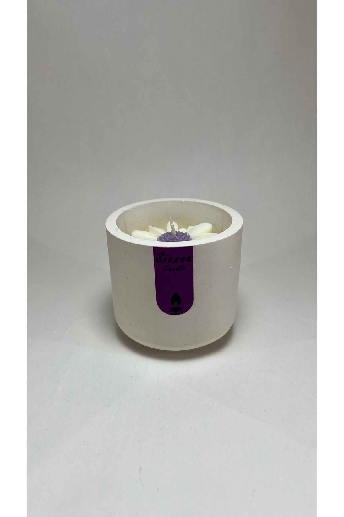 Sienna Candle Papatya detaylı beton soya mumu