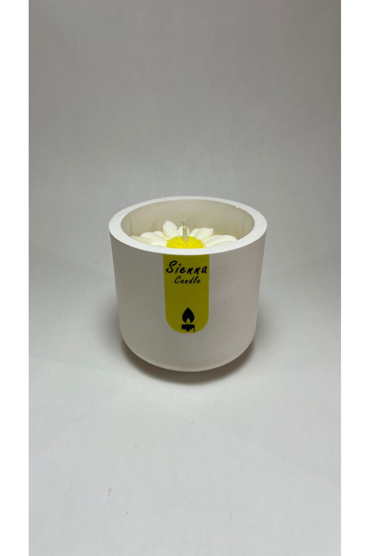 Sienna Candle Papatya detaylı beton soya mumu