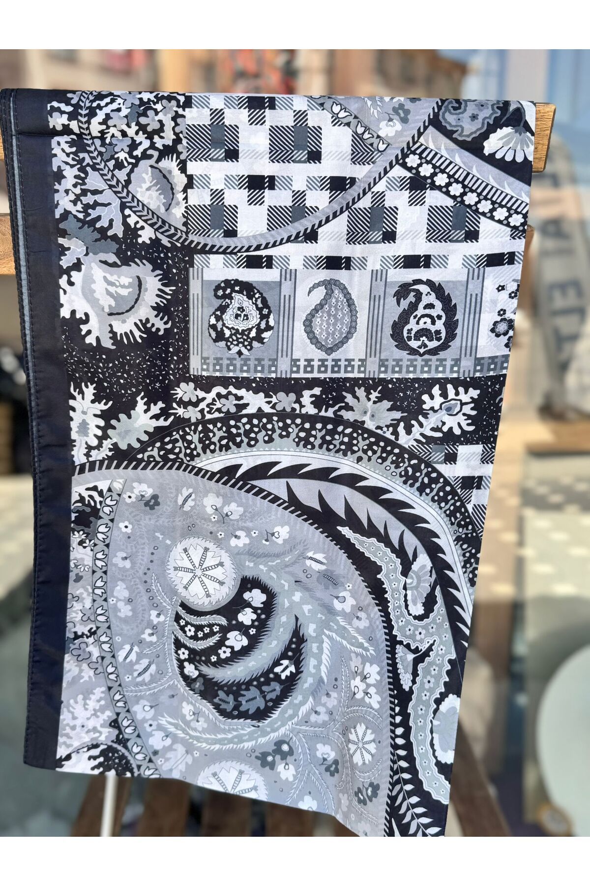 MODA ÇOK RENKLİ MARKA DESENLİ HAYAL ŞAL