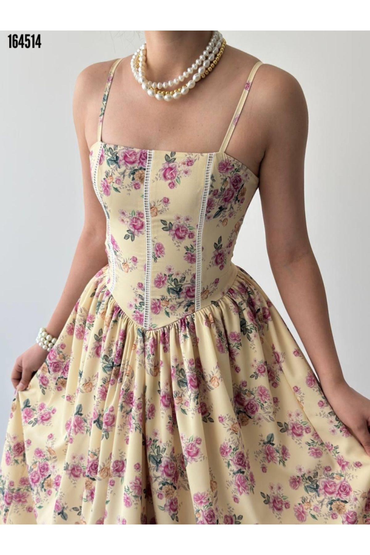 Modayakamoz Çiçek Desenli Gipeli Askılı Yazlık Elbise Romantik Vintage Model