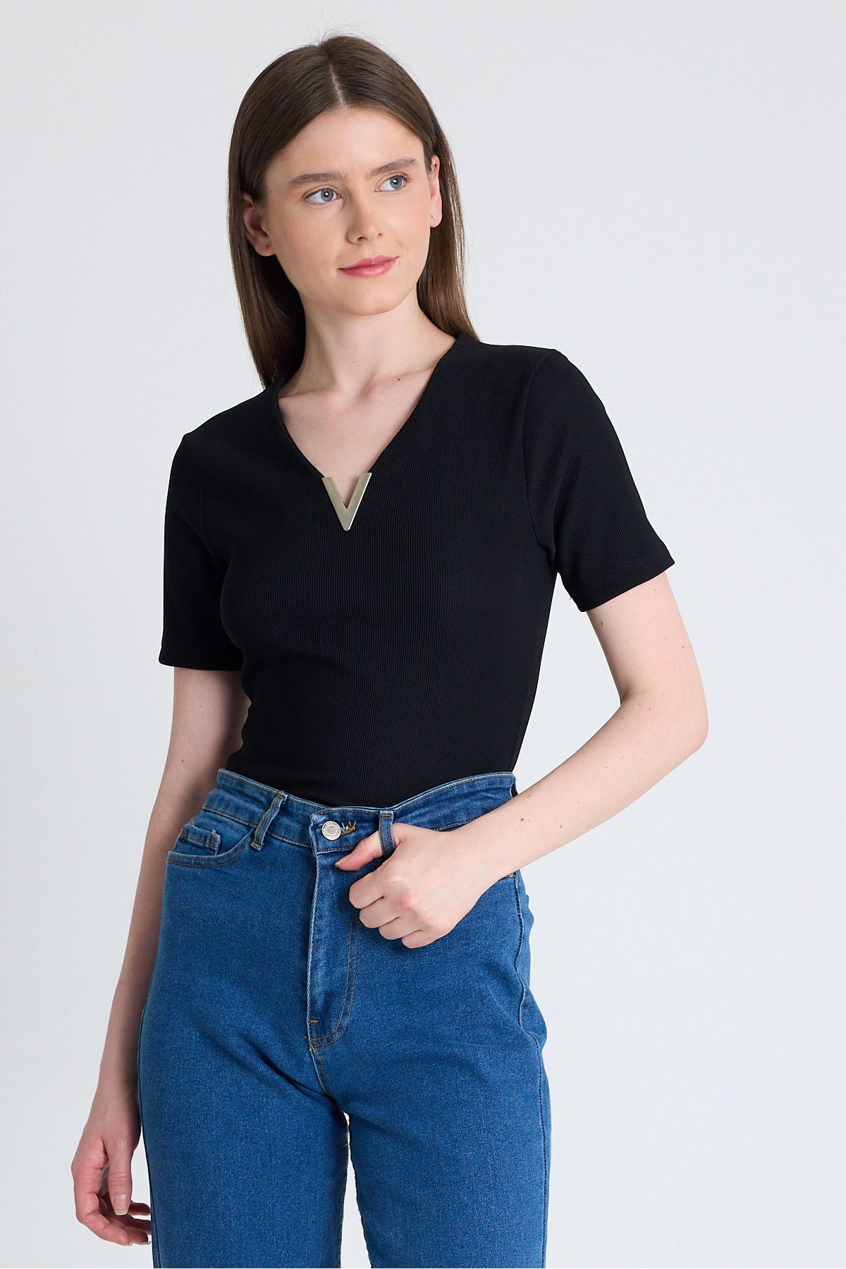 Rays Siyah V Yaka Aksesuar Detaylı Slim Fit Tişört 9206M