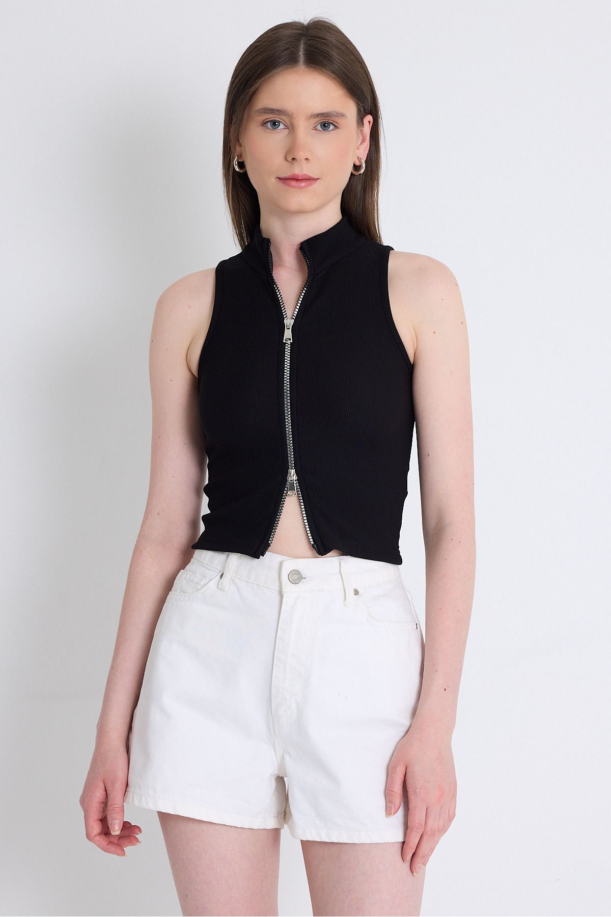 Rays Siyah Fermuar Detaylı Kolsuz Crop Bluz 2226