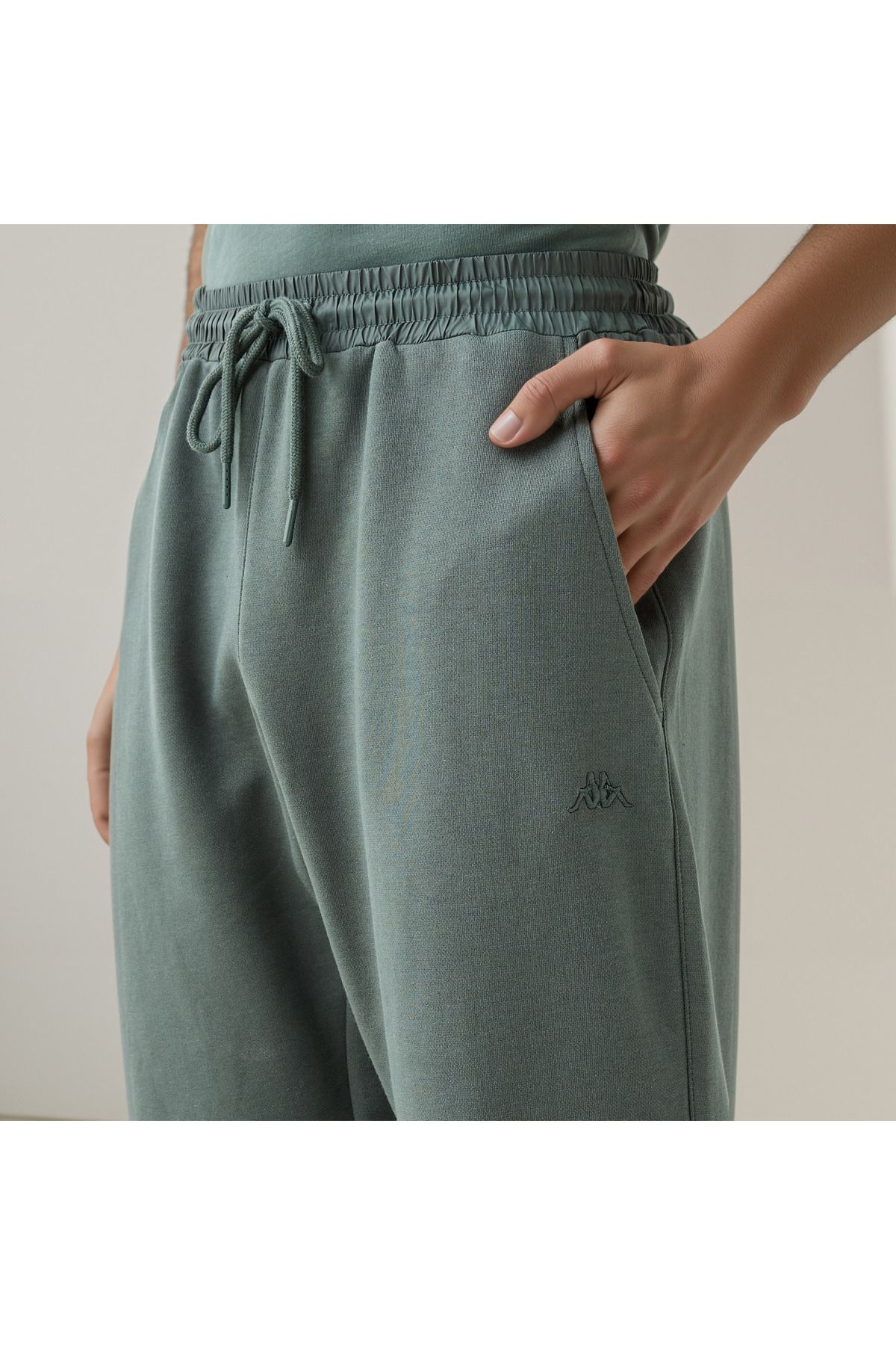 Kappa-Kappa Logo Detail Pants with Drawstring Closure and Pockets 4