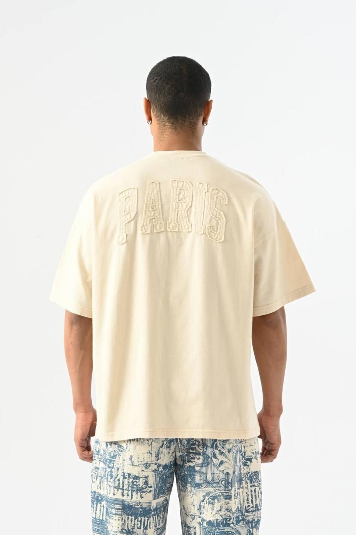 Ben Özgürüm 0 Yaka Paris İşlemeli Erkek Oversize T-Shirt