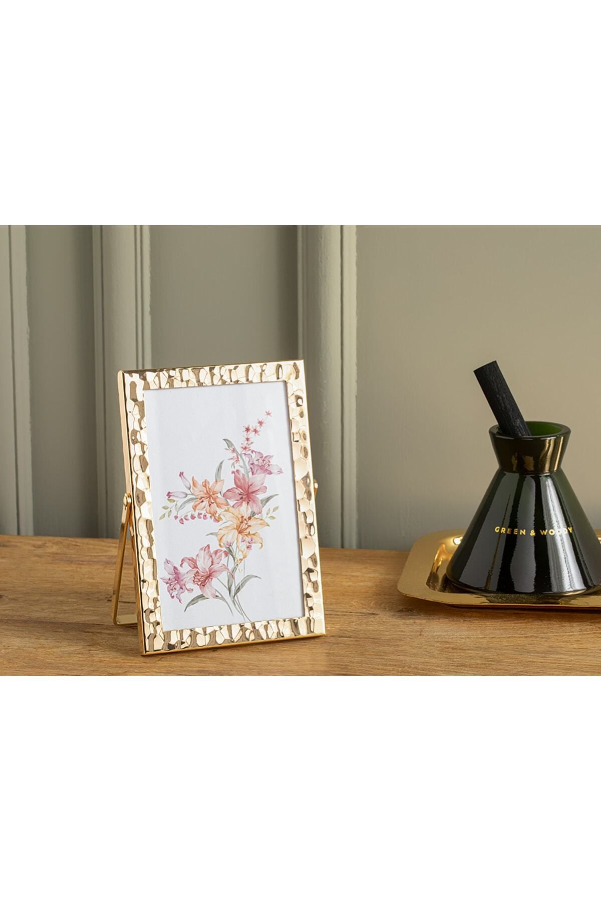 Elioure Altın renkli 10x15 cm metal fotoğraf çerçevesi, şık ve dayanıklı tasarım
