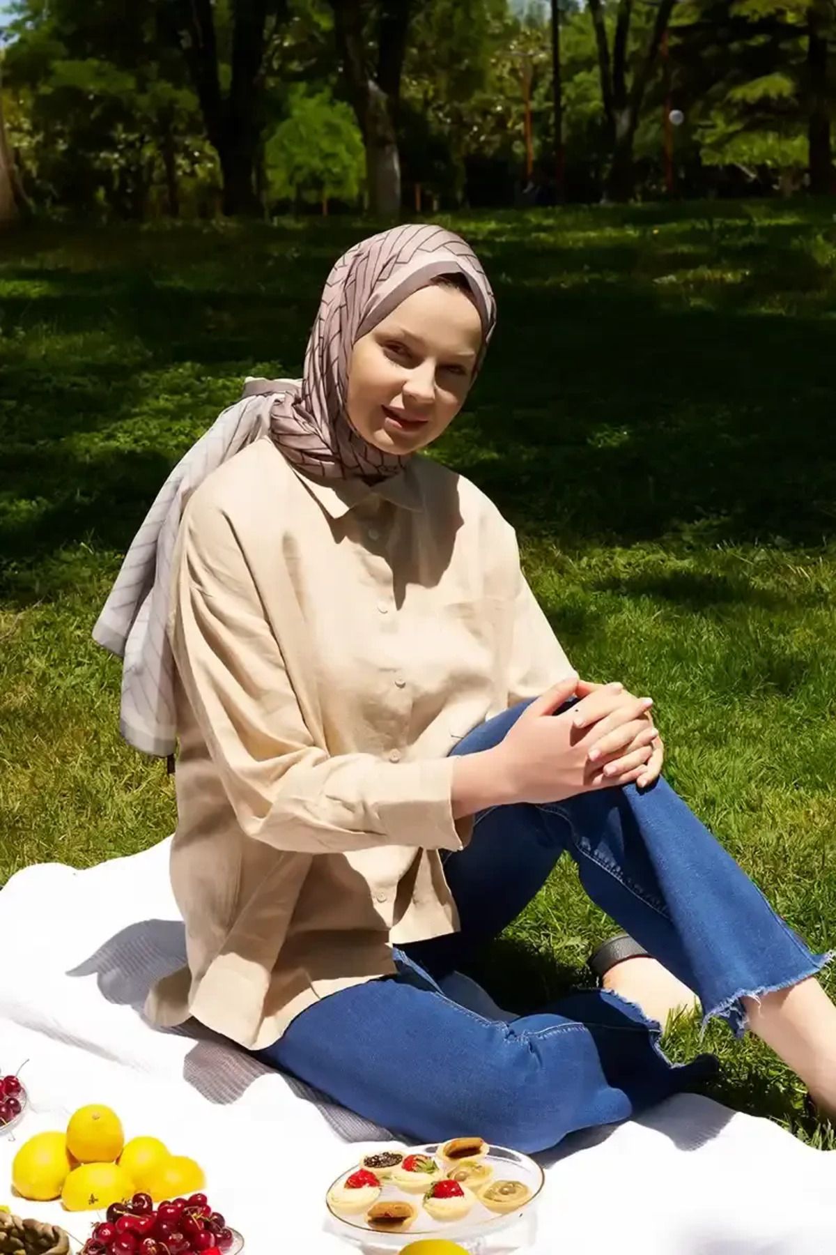 Madame Polo-Hyper Zigzag Pattern Shawl - Mocha 5