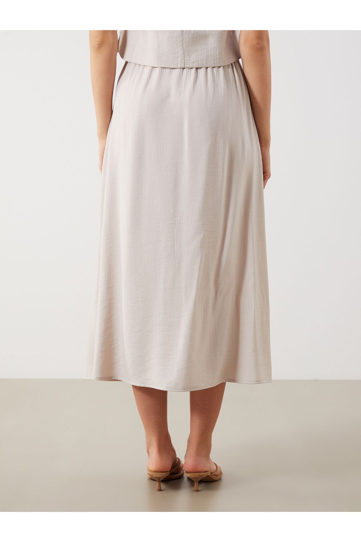 LC Waikiki-Textured Pleated Skirt with Elastic Waist 7