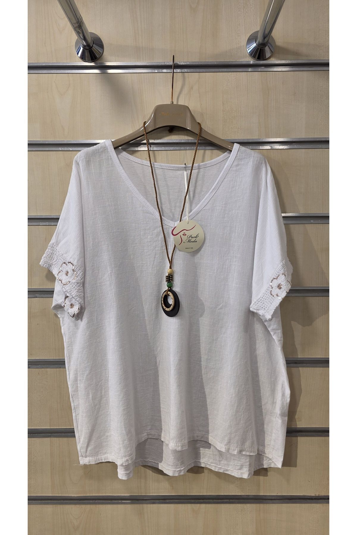 Park Moda İtalyan Kolyeli Bluz Pullu Dantel Detaylı