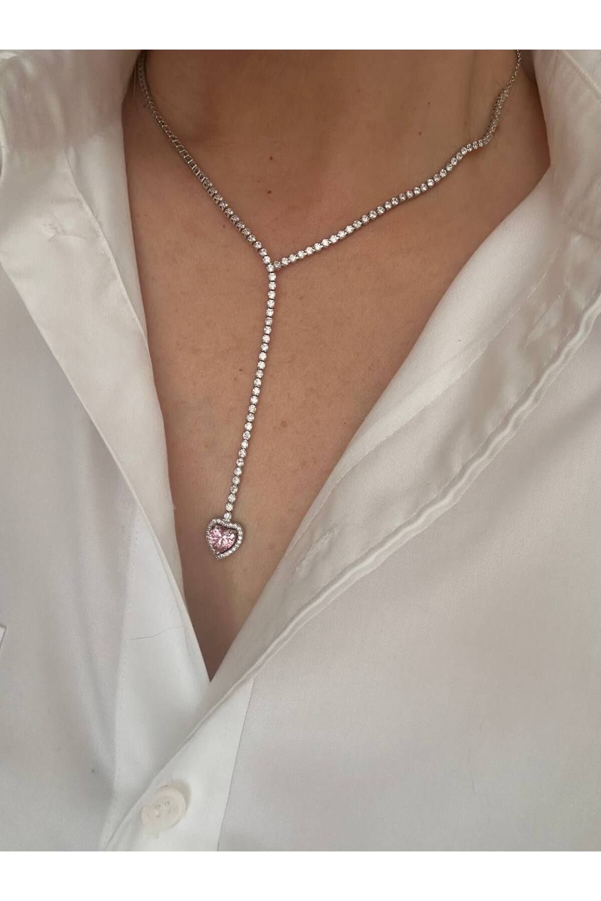 Esmeray Aksesuar Gümüş Renk Rodyum Kaplama Zirkon Pembe Kalp Taş Sallantılı Su Yolu ( Y ) Kolye Uzunluk 40 cm. 50 cm.