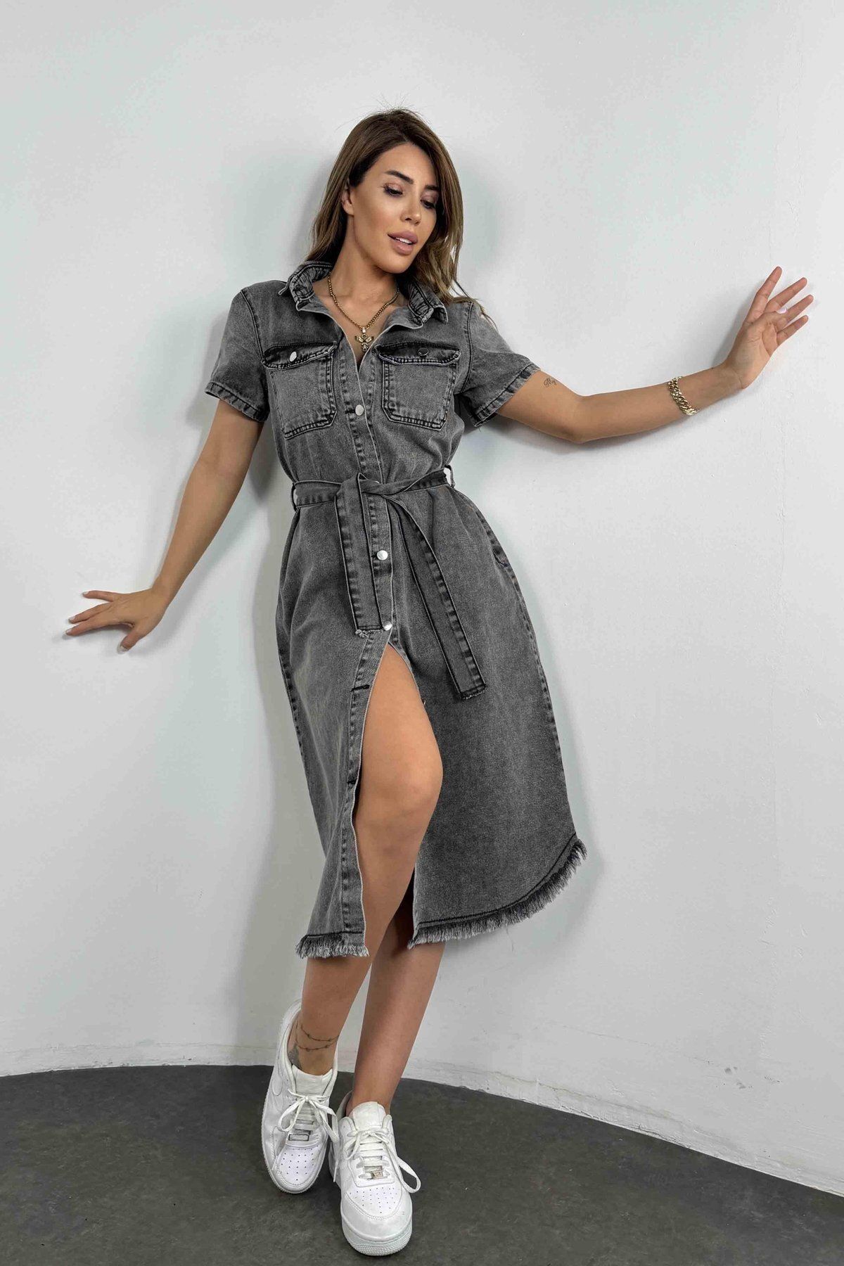 QİMYA BUTİK SAGİ JEANS Kadın Kuşaklı Kısa Kollu Eteği Yırtıklı Midi Boy KOT ELBİSE