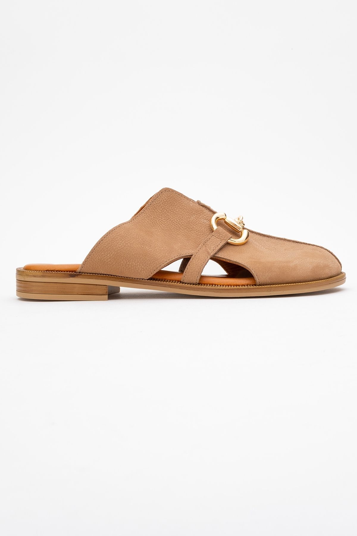 LuviShoes-Γυναικείες παντόφλες FAVOR Μπεζ αγκράφα από γνήσιο δέρμα κλειστό μπροστά 6