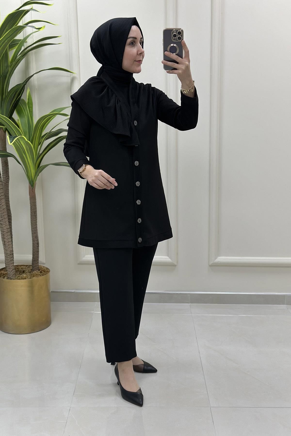 Haya Önü Düğmeli Yaka Fırfır Detaylı Kadın Ceket Hırka Siyah HYA 1463