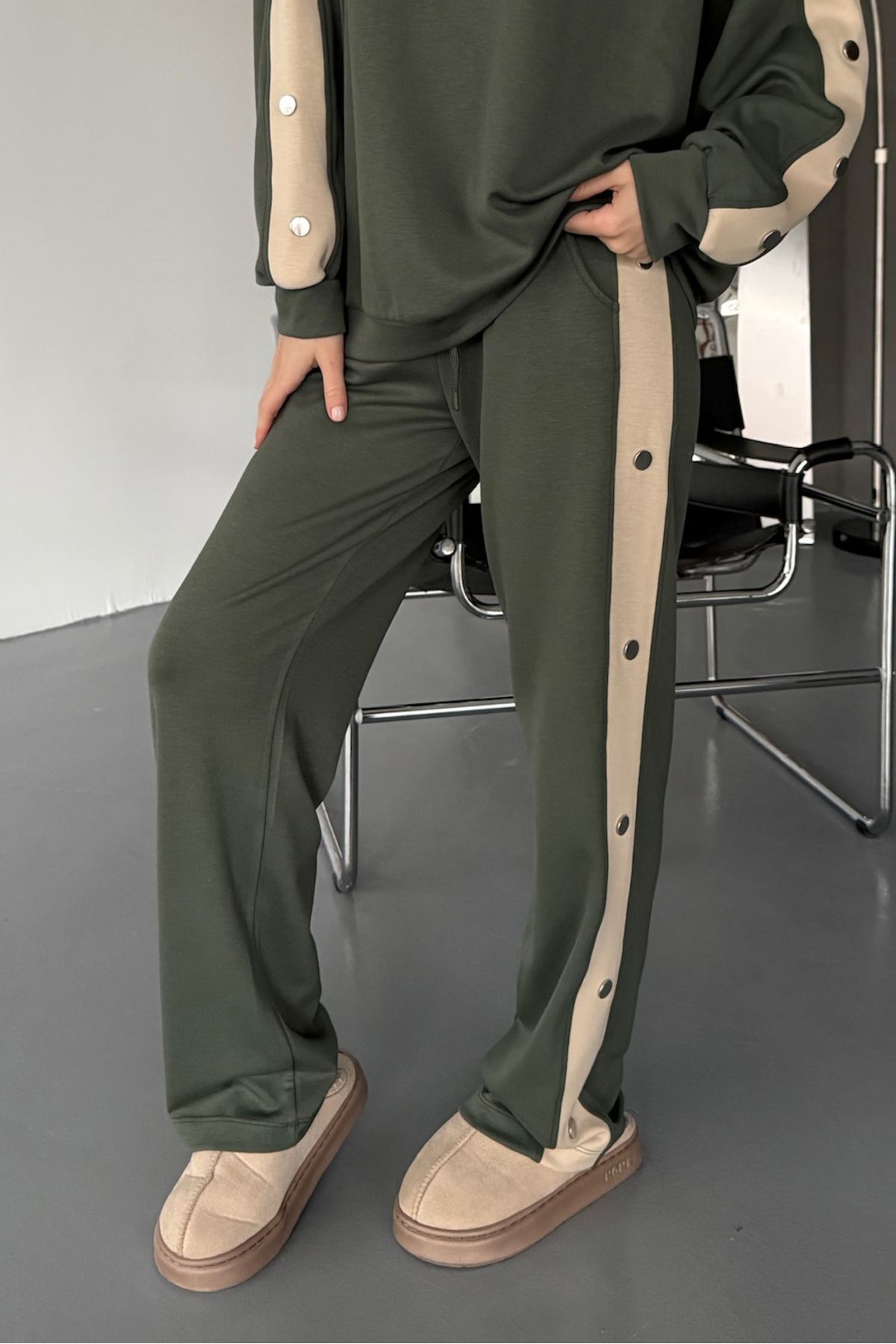 Cappmoda İND-1110 Haki Modal Kumaş Çıtçıtlı Palazzo Pantolon
