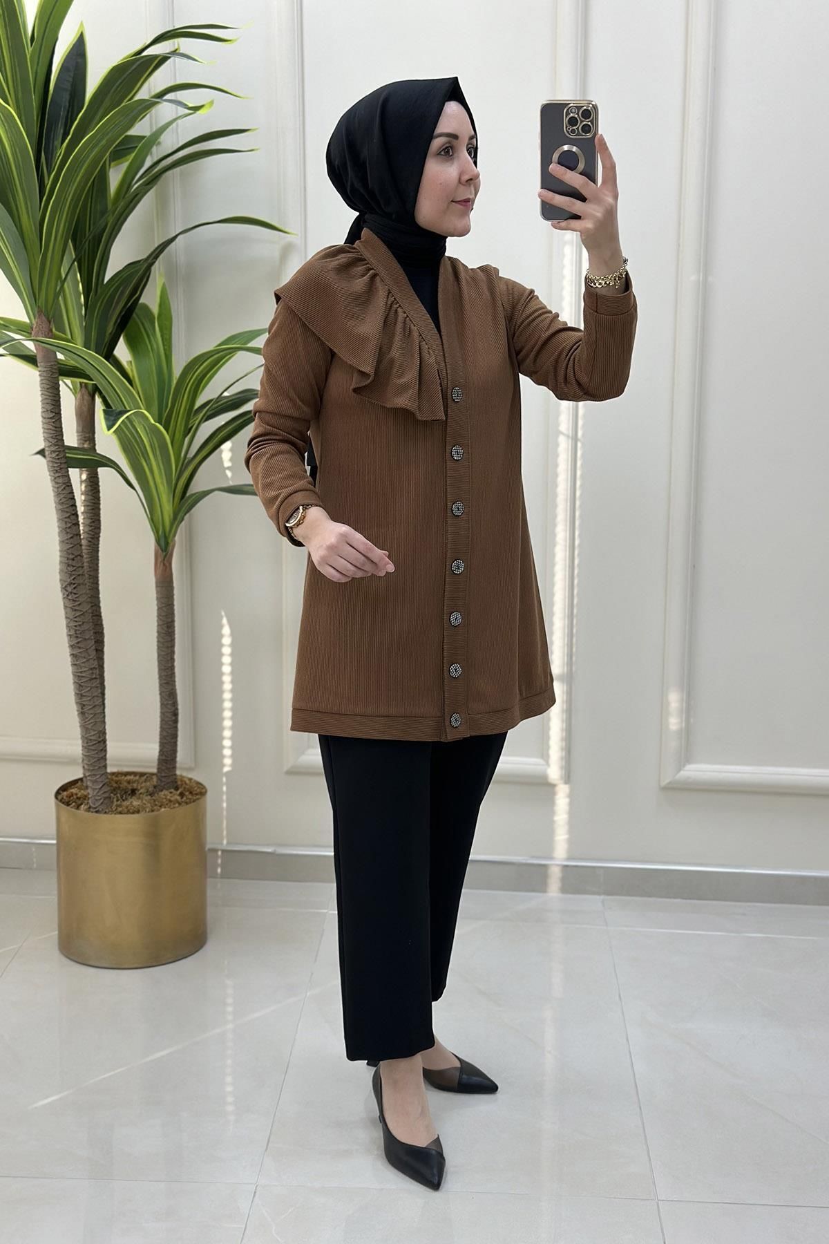 Haya Önü Düğmeli Yaka Fırfır Detaylı Kadın Ceket Hırka Taba HYA 1463