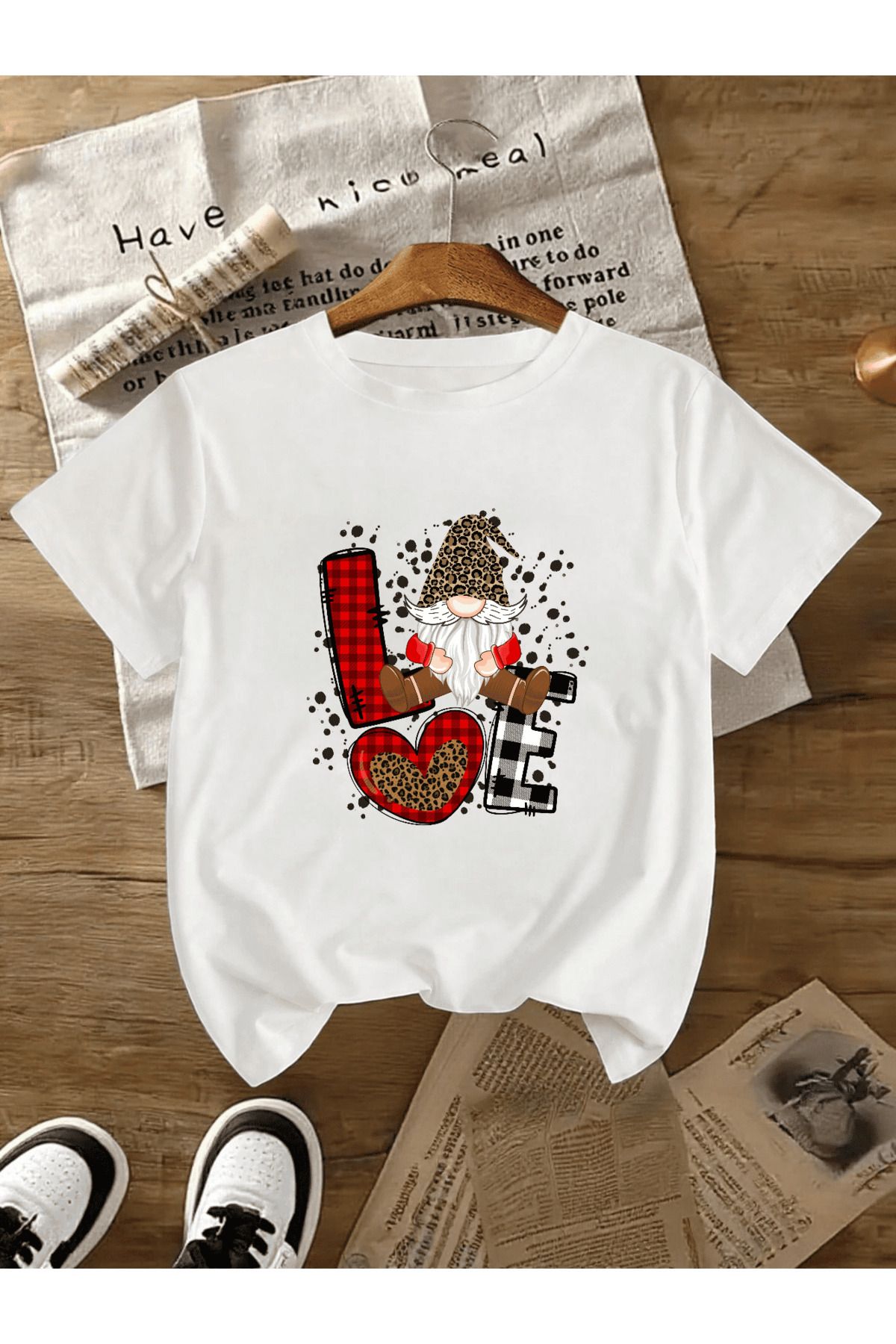 ELNOYA Unisex Pamuklu Beyaz Oversize Tişort "Love" Baskılı Bisiklet Yaka Rahat T-shirt