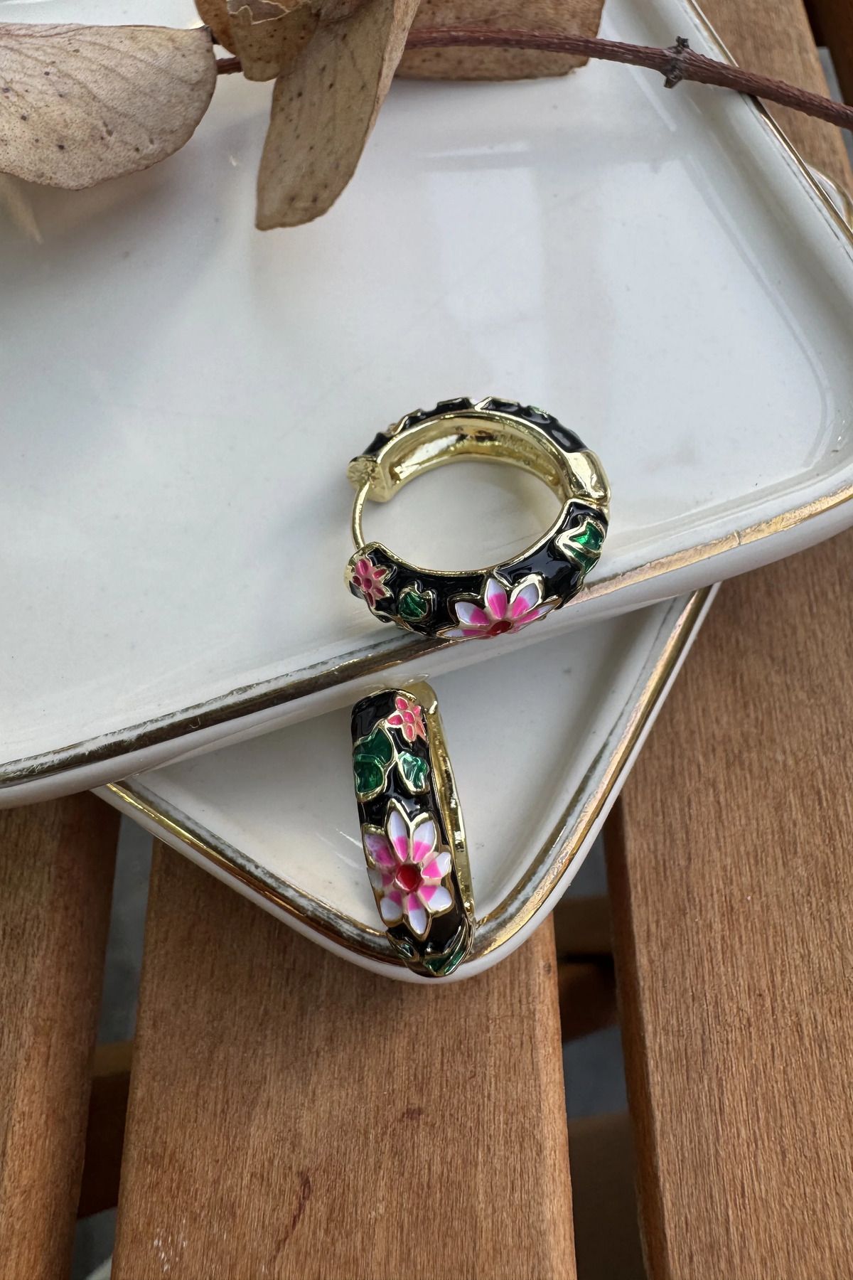 AURA ATELIER 14K Altın Kaplama Siyah Mineli Lara Küpe