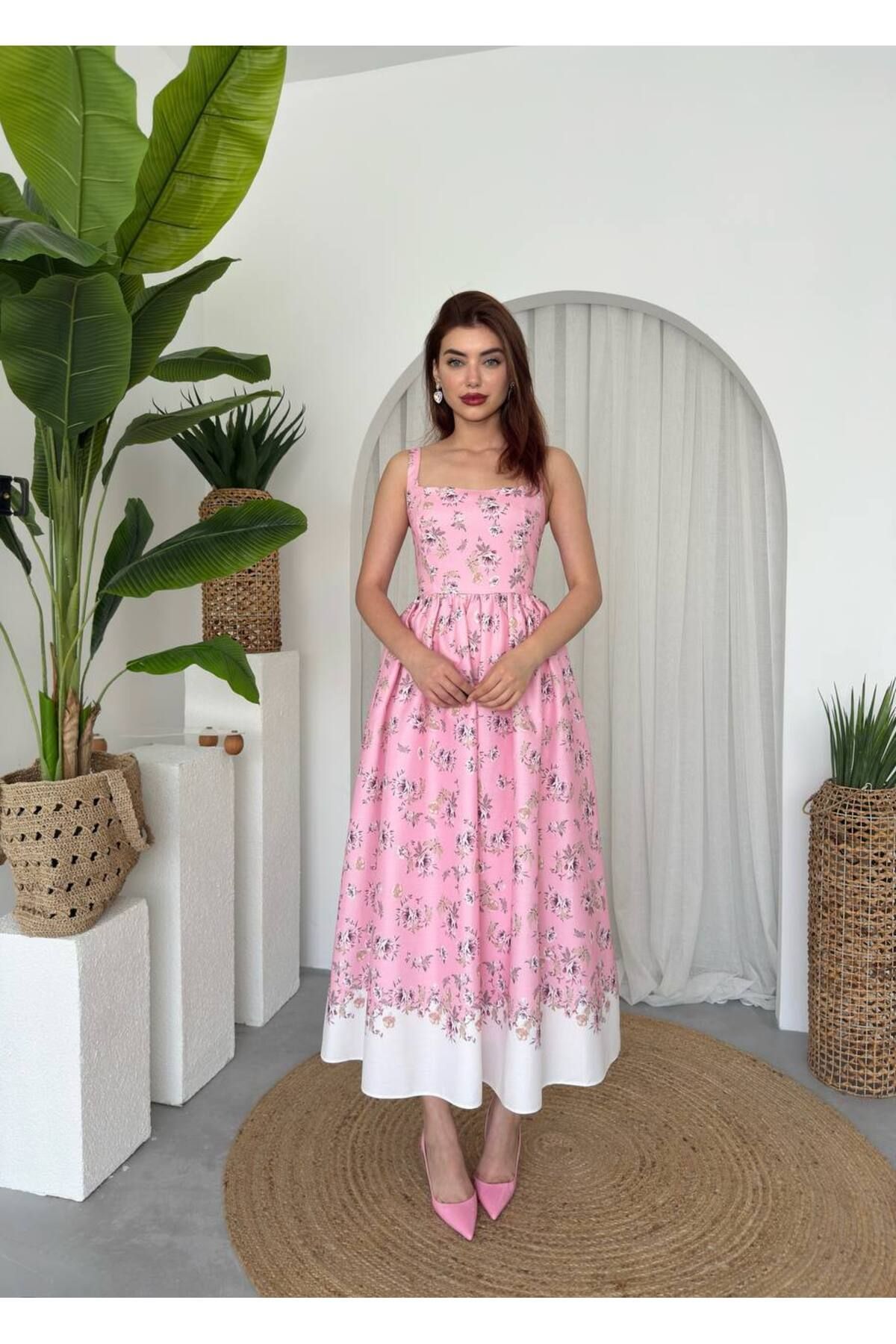 conconmoda Yoa Cep Çiçek Detaylı Elbise