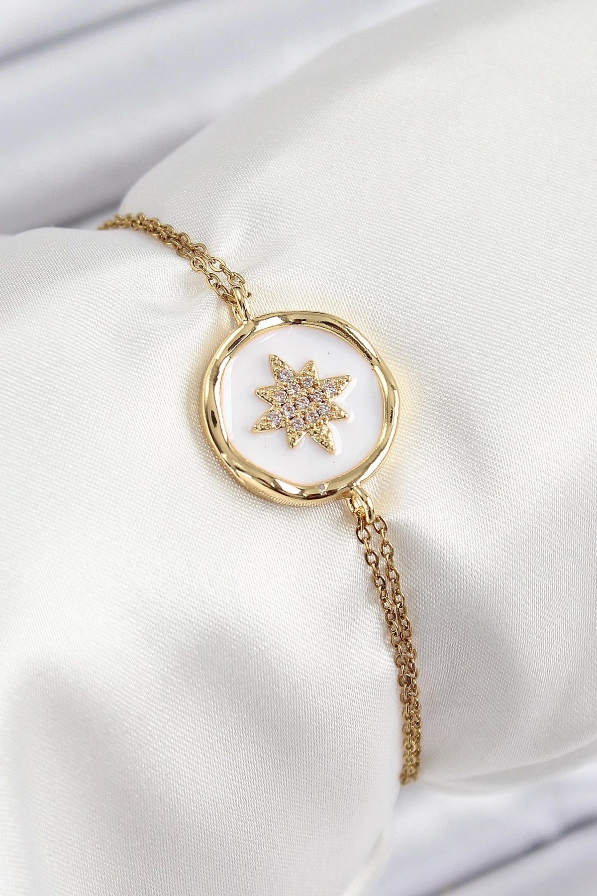 GLIMMERY 316L Çelik Zincir Beyaz Mineli Sanatsal Portre Kuzey Yıldızı Model Gold Renk Kadın Bileklik
