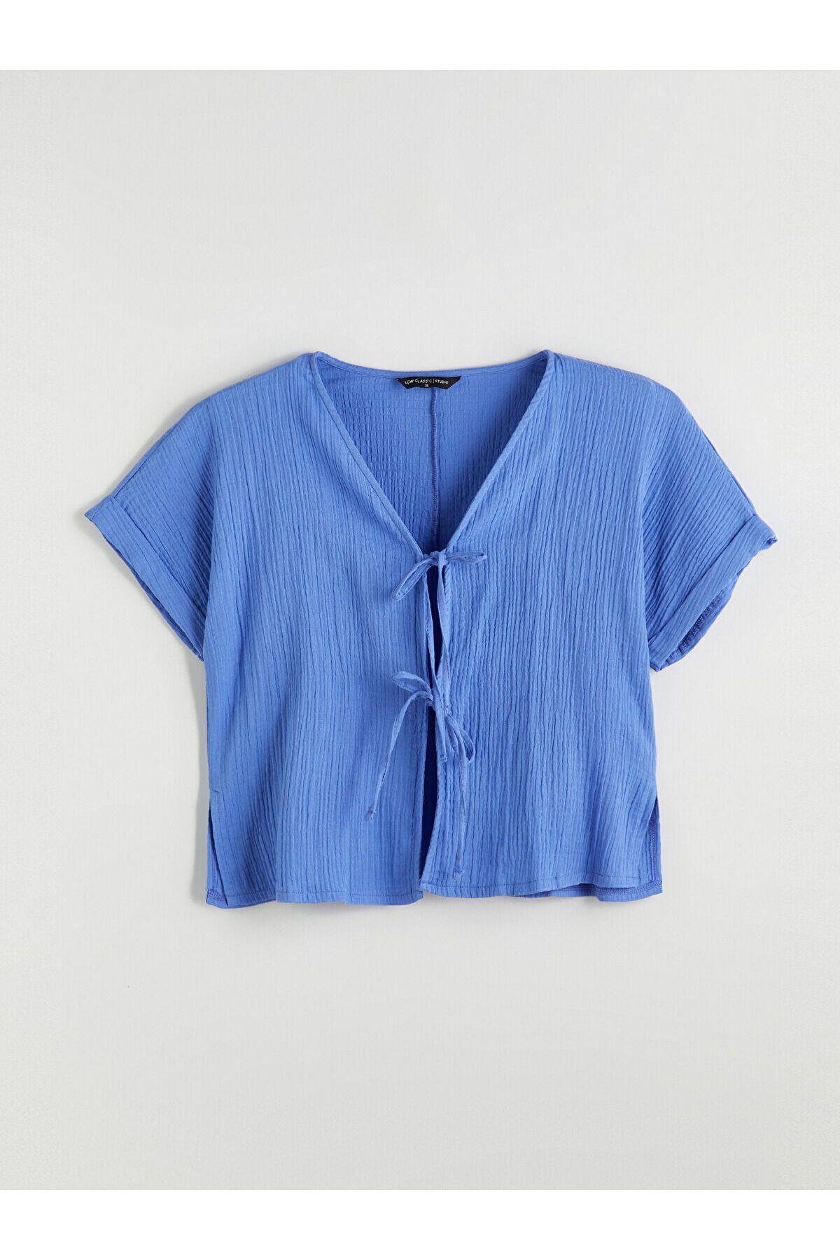 LC Waikiki-V-Neck Textured Muslin Blouse with Bow on the Front 5