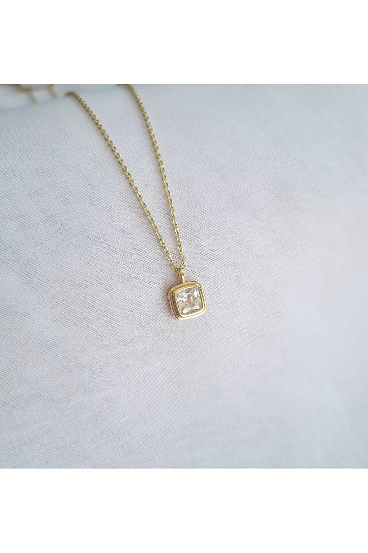 İNİTİUM Xuping 14K Altın Kaplama Minimal Kare Gold Kolye