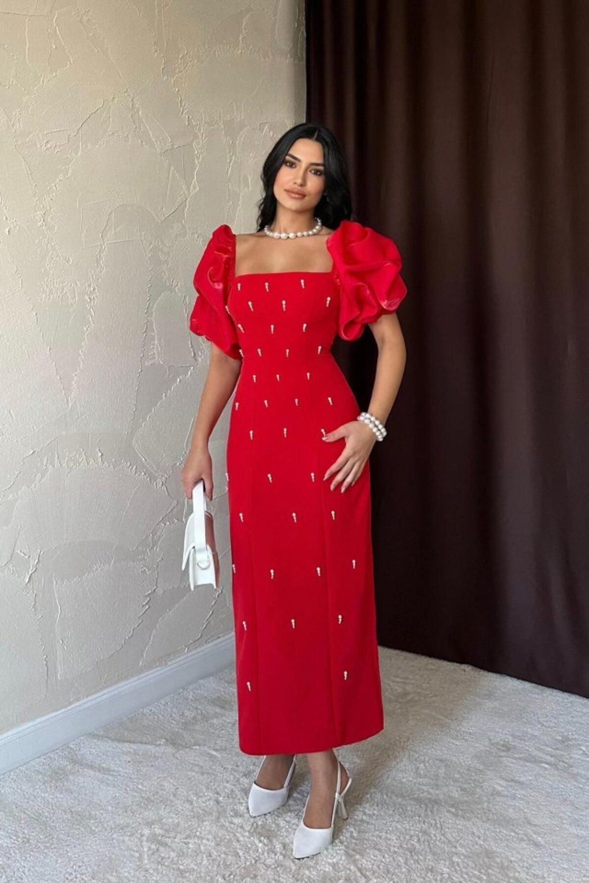 ETİLER COLLECTION Kırmızı İşlemeli Kolu Garnili Elbise