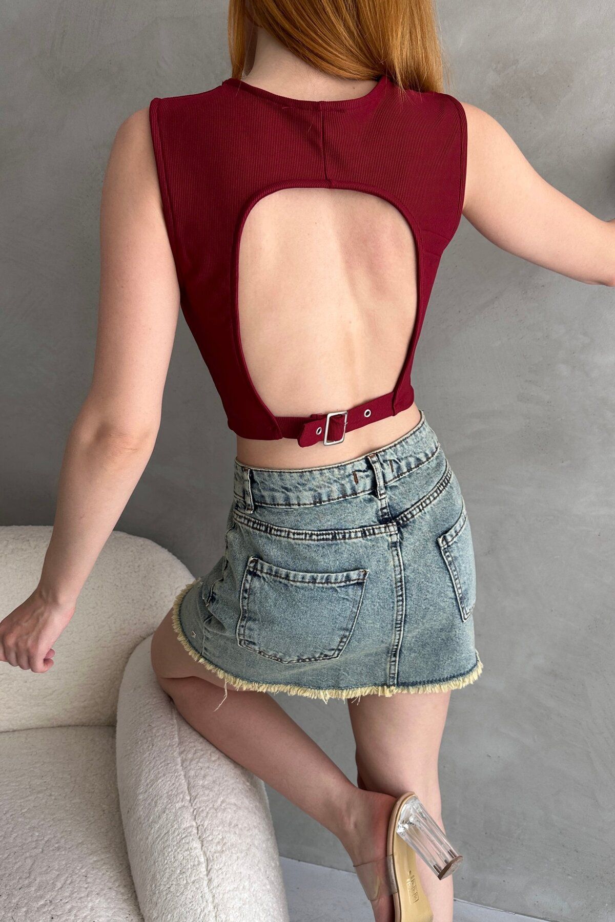 BEEMU Sırtı Kemer Detaylı Kaşkorse Crop Bluz