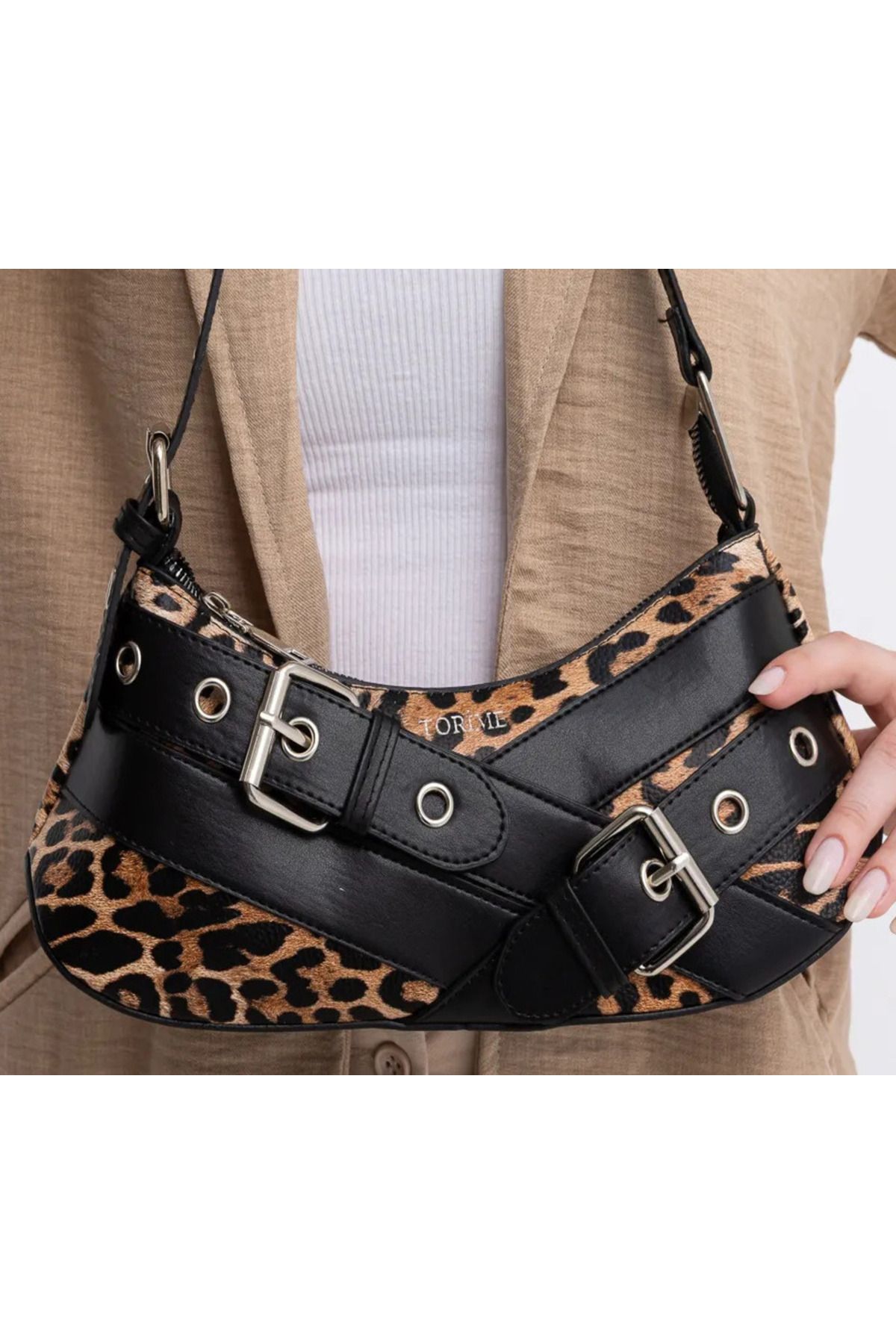 Gözenshopp Kemer Detaylı leopar desenli Baget Kadın Fermuarlı Ayarlanabilir Omuz & Kol Çantası