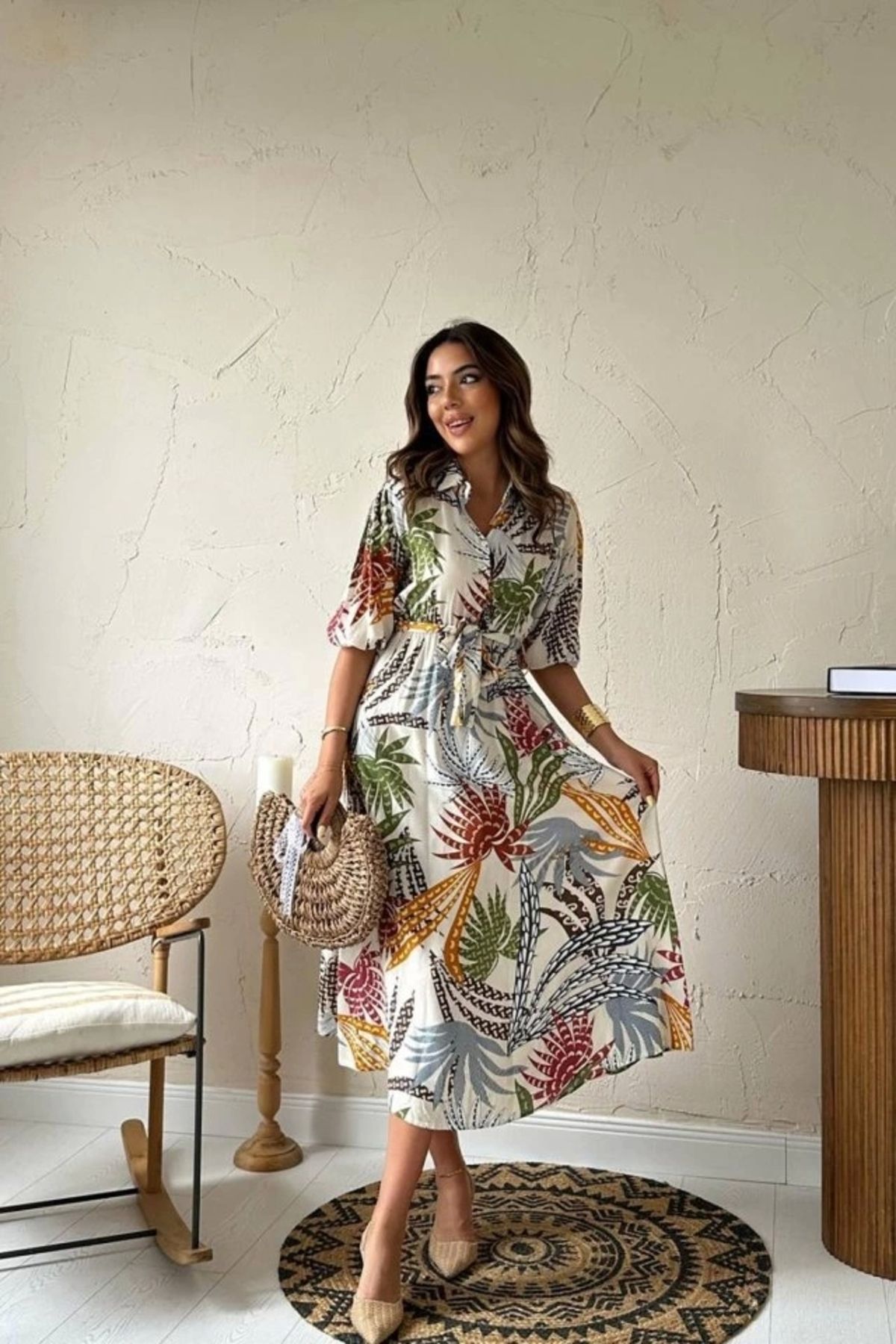 Butik Ekru Çiçek Desenli Kemerli Elbise