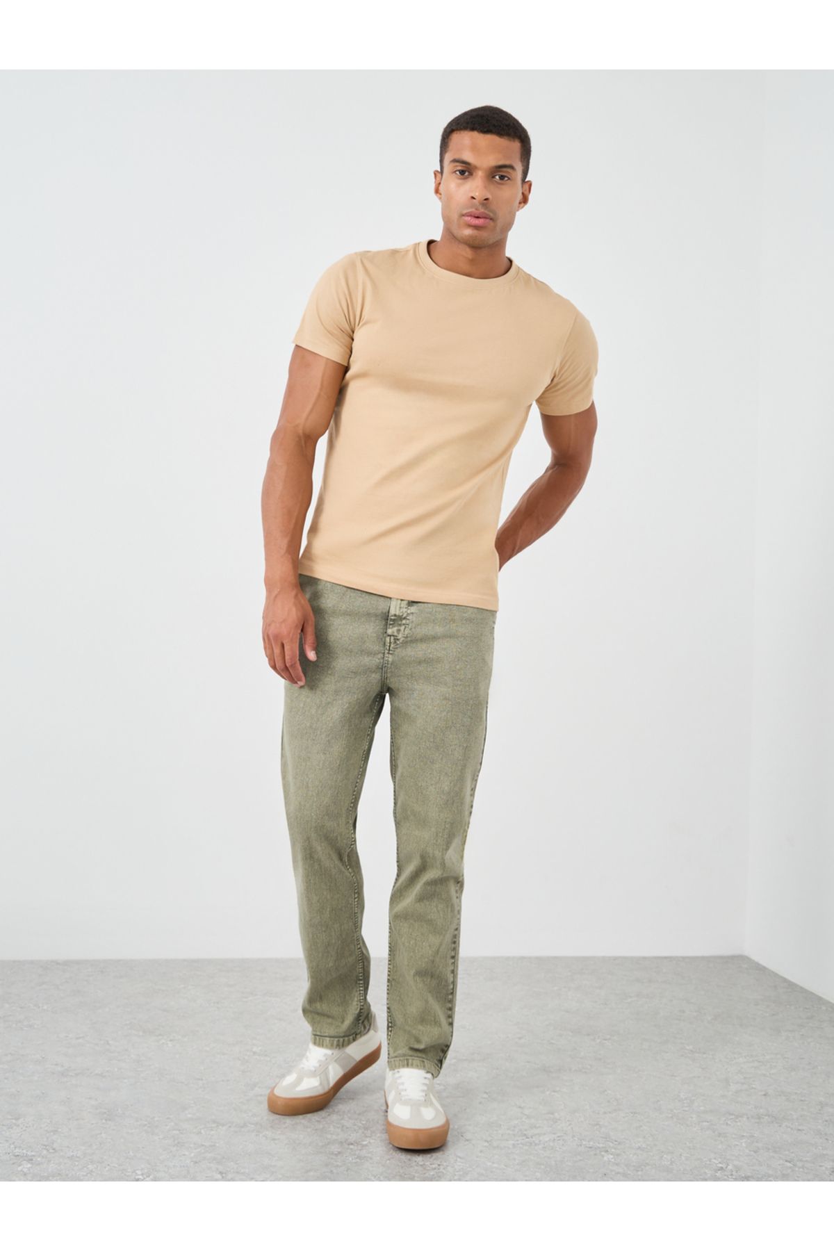 Styli-Mid Rise Overdyed Jogger Fit Jeans with Drawstring 2