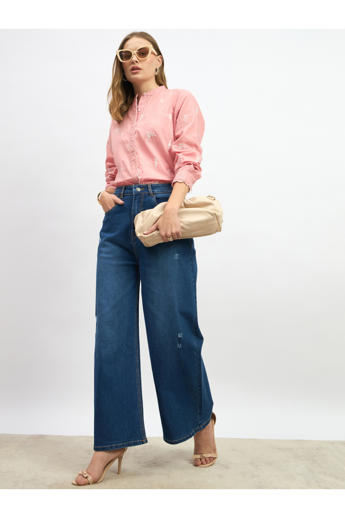 Styli Embroidered Scalloped Detail Mandarin Collar Top